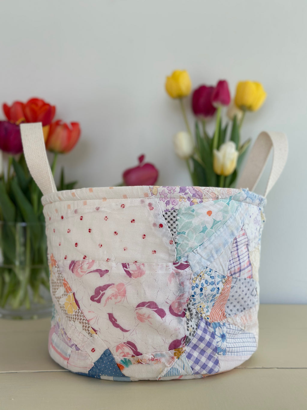 Floral Scrap Quilt Easter Basket (01)
