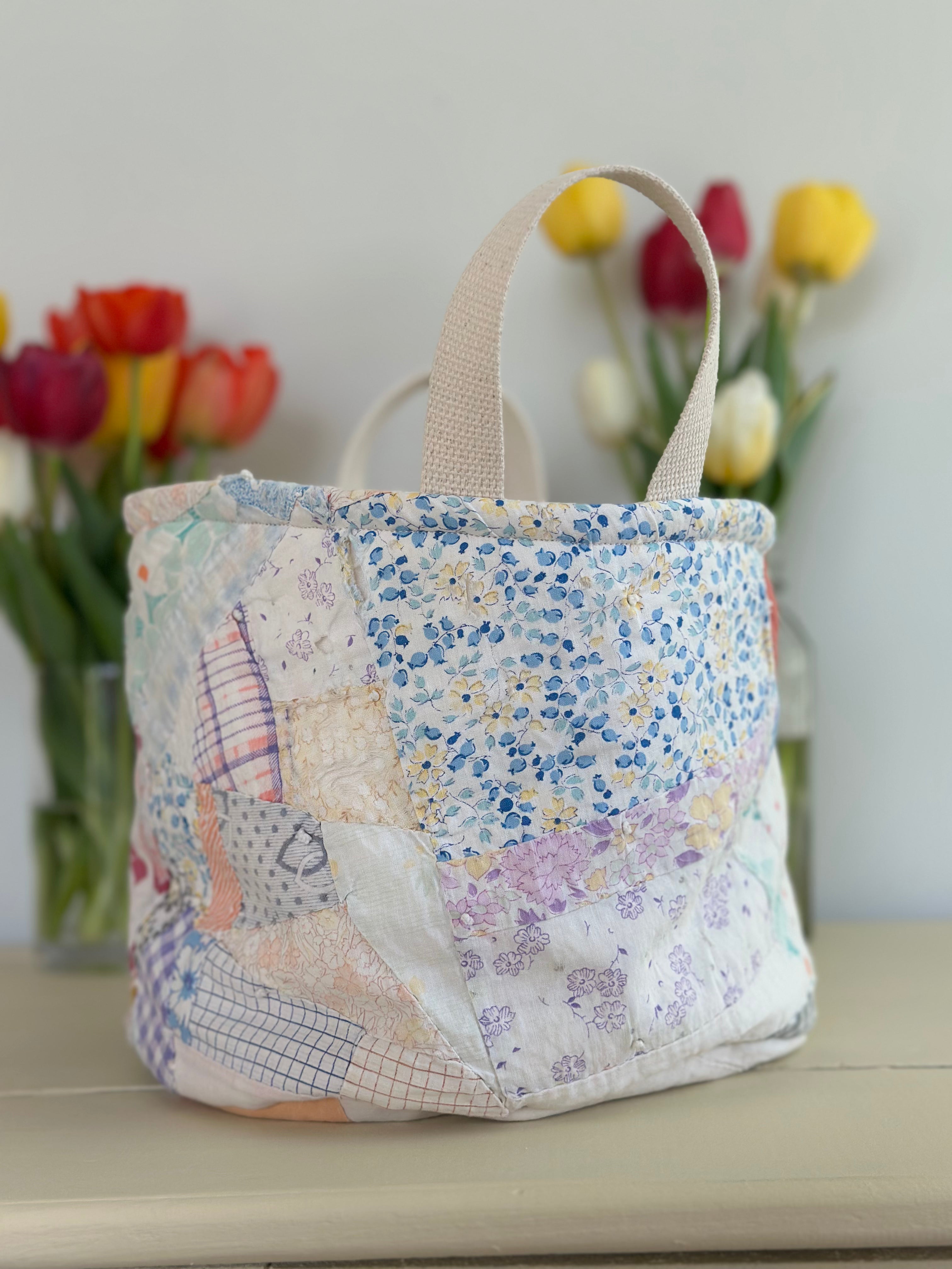 Floral Scrap Quilt Easter Basket (01)