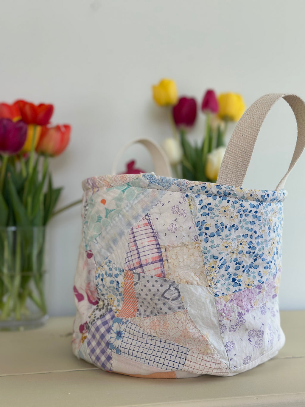 Floral Scrap Quilt Easter Basket (01)