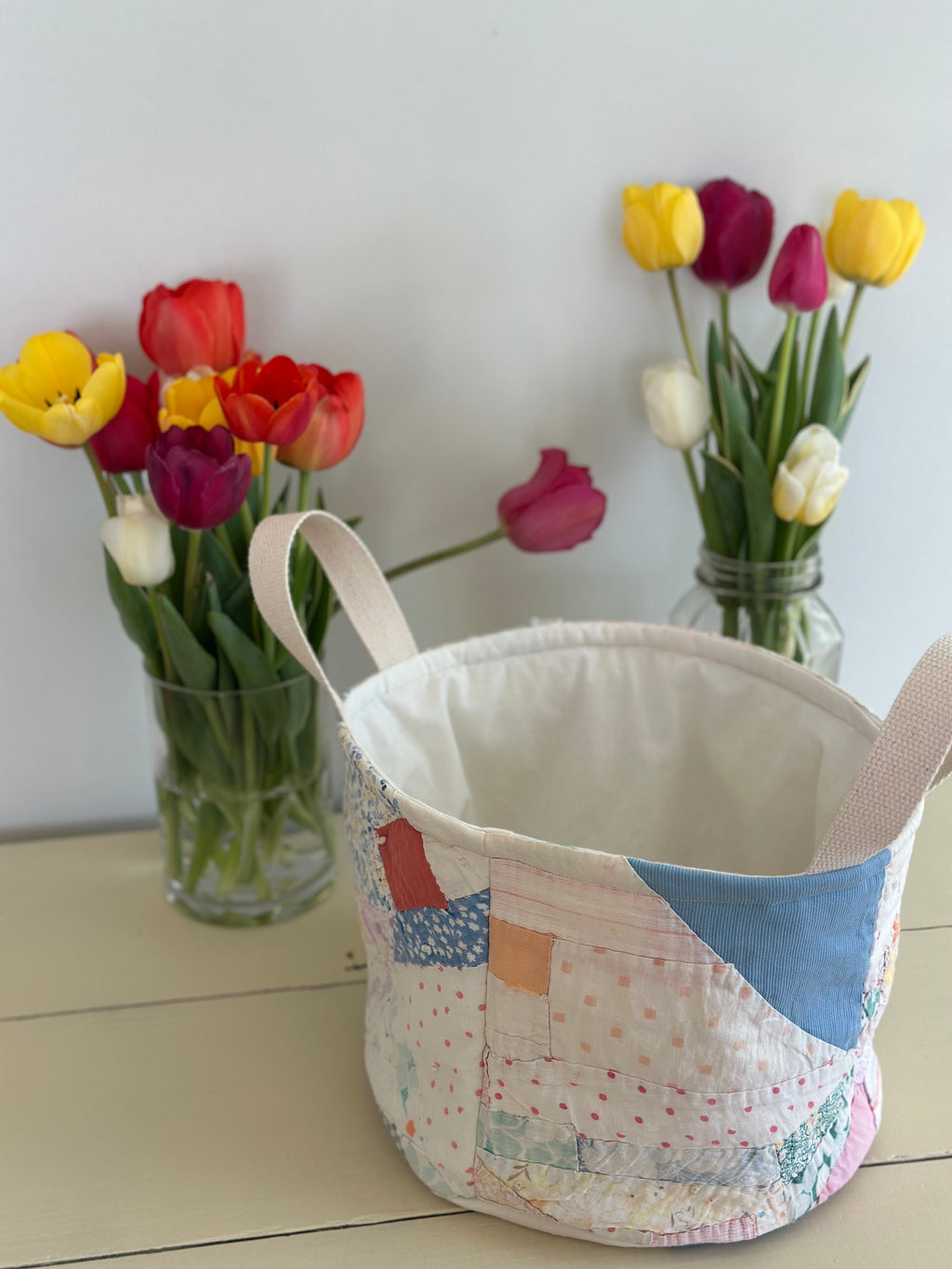Floral Scrap Quilt Easter Basket (01)
