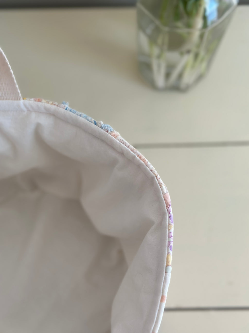 Floral Scrap Quilt Easter Basket (01)