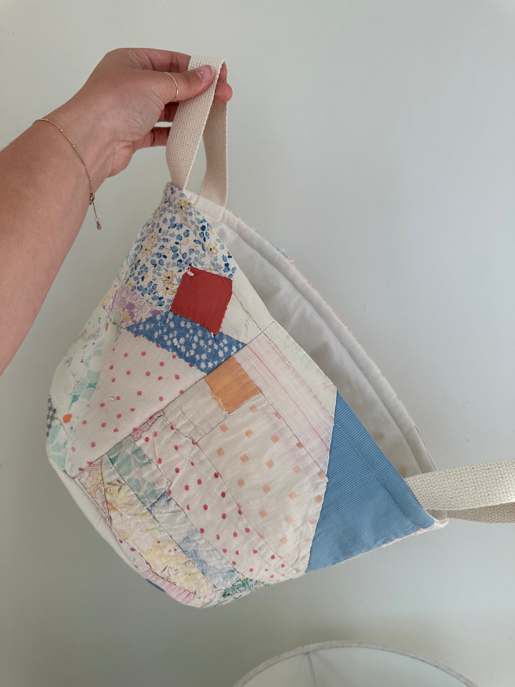 Floral Scrap Quilt Easter Basket (01)