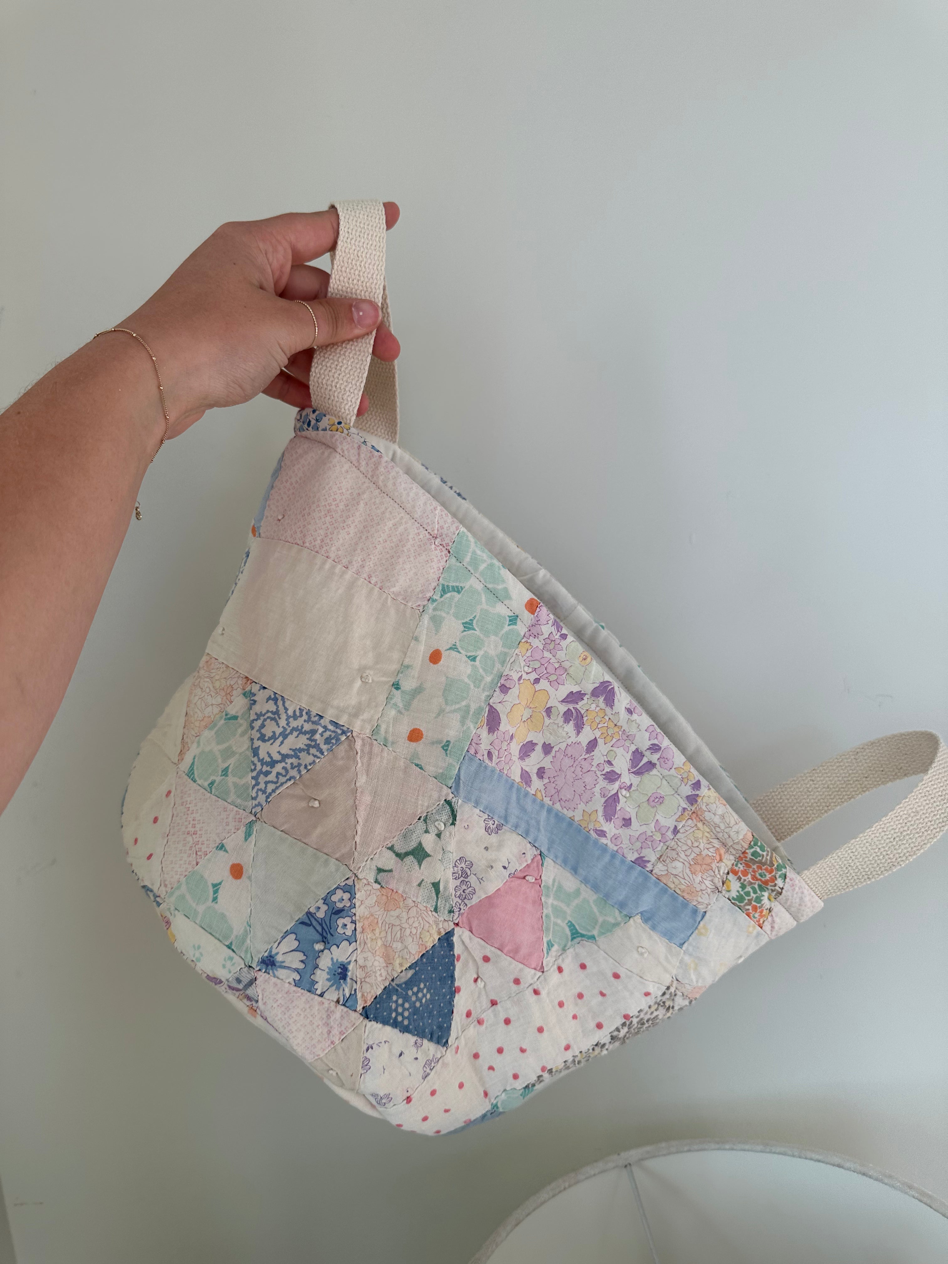 Floral Scrap Quilt Easter Basket (03)