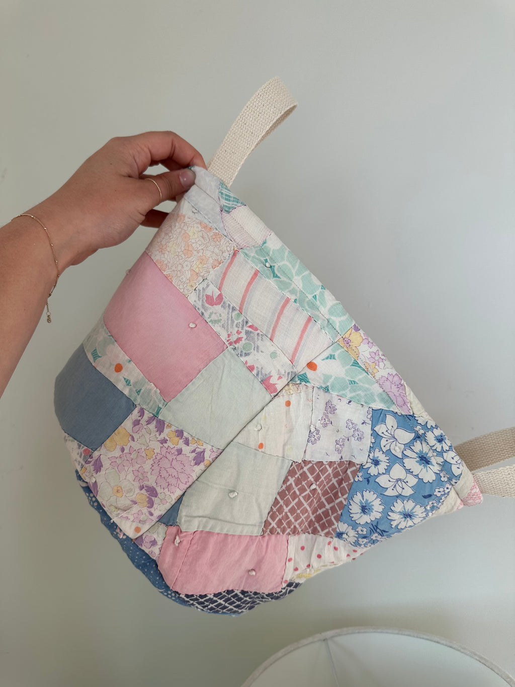 Floral Scrap Quilt Easter Basket (03)