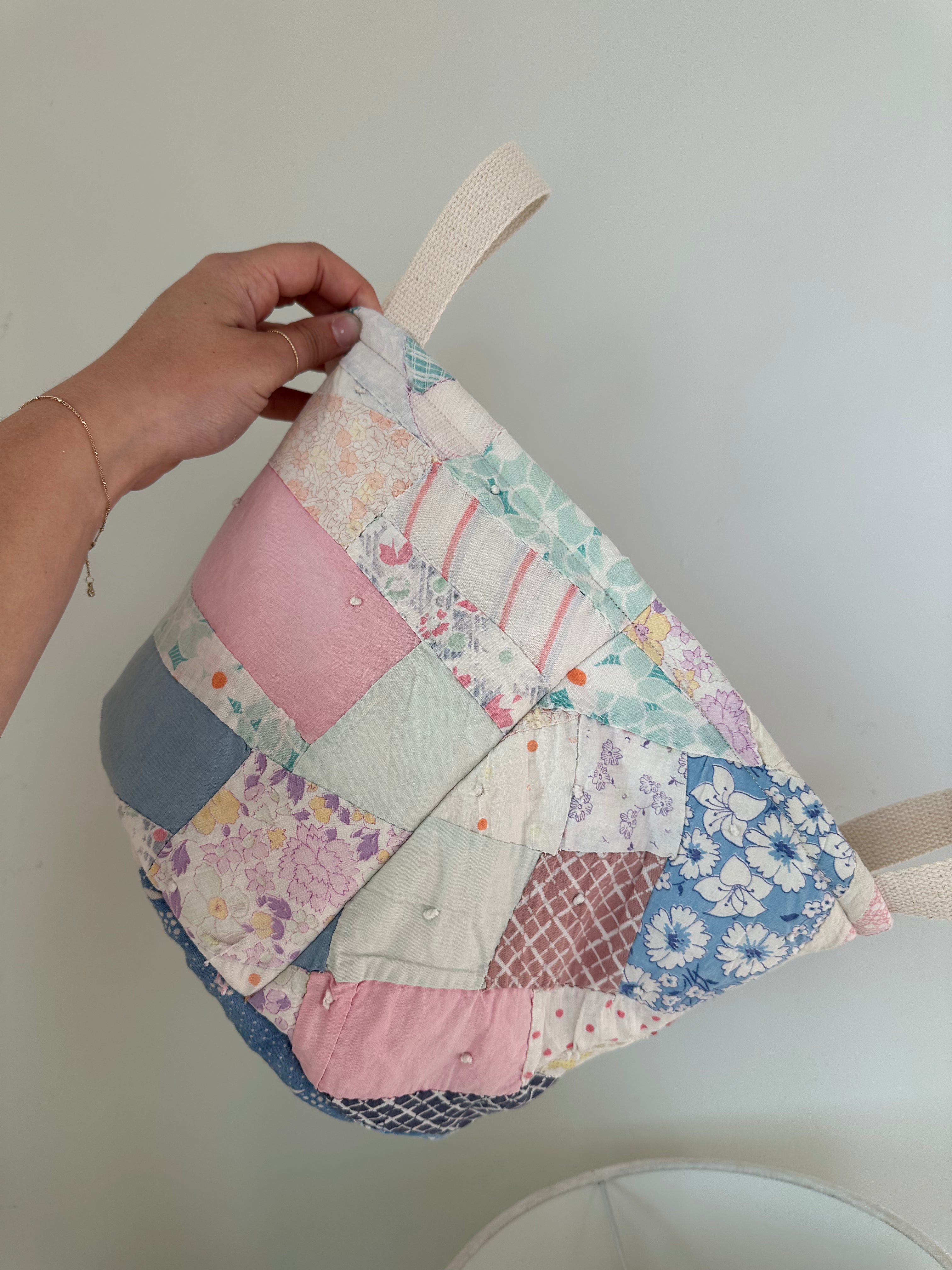 Floral Scrap Quilt Easter Basket (03)