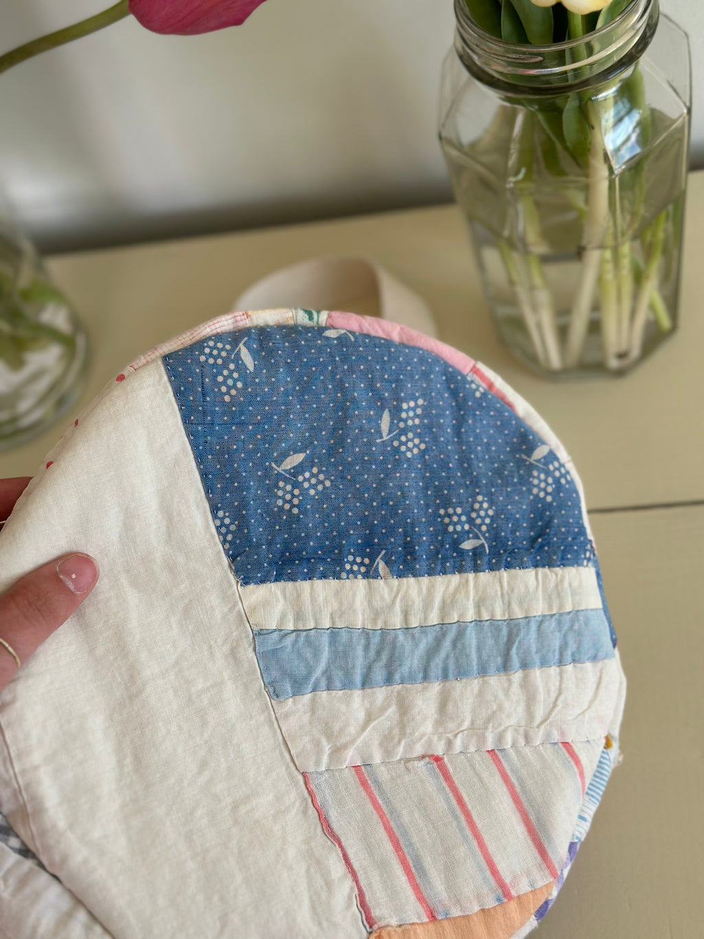 Floral Scrap Quilt Easter Basket (01)