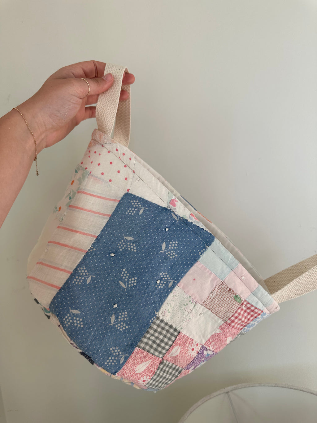 Floral Scrap Quilt Easter Basket (02)
