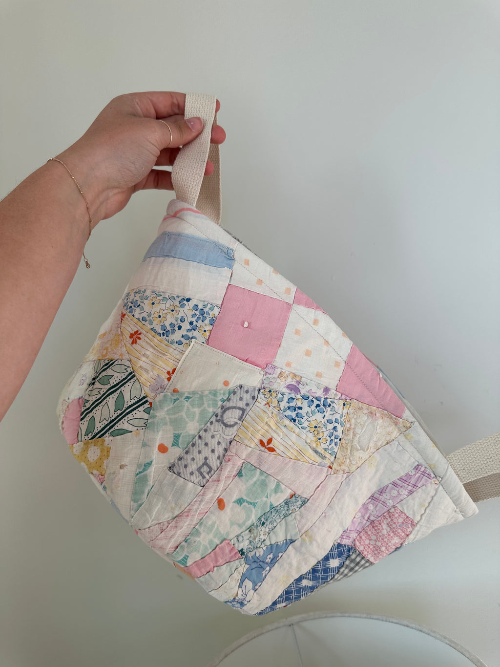 Floral Scrap Quilt Easter Basket (04)