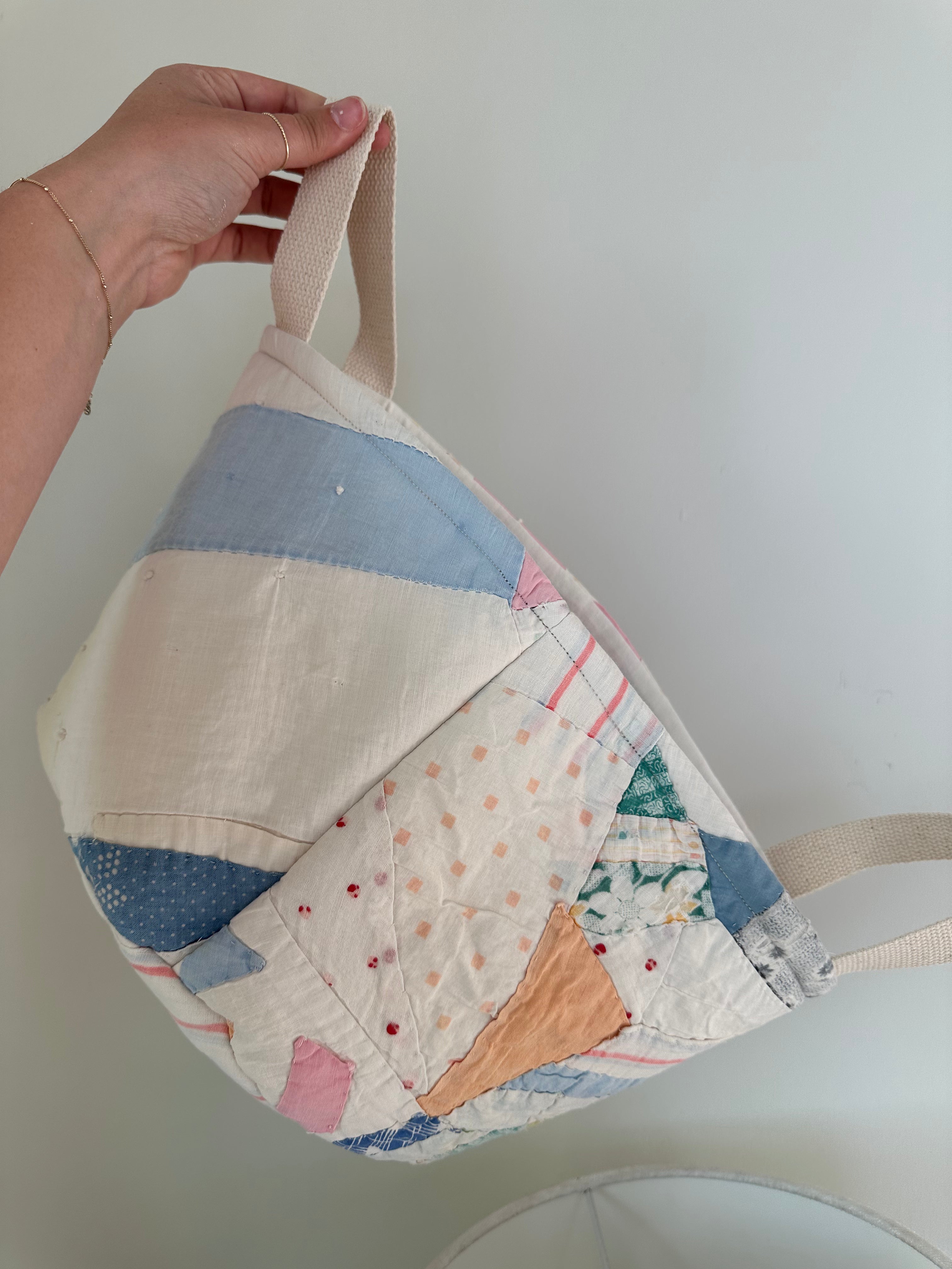 Floral Scrap Quilt Easter Basket (04)