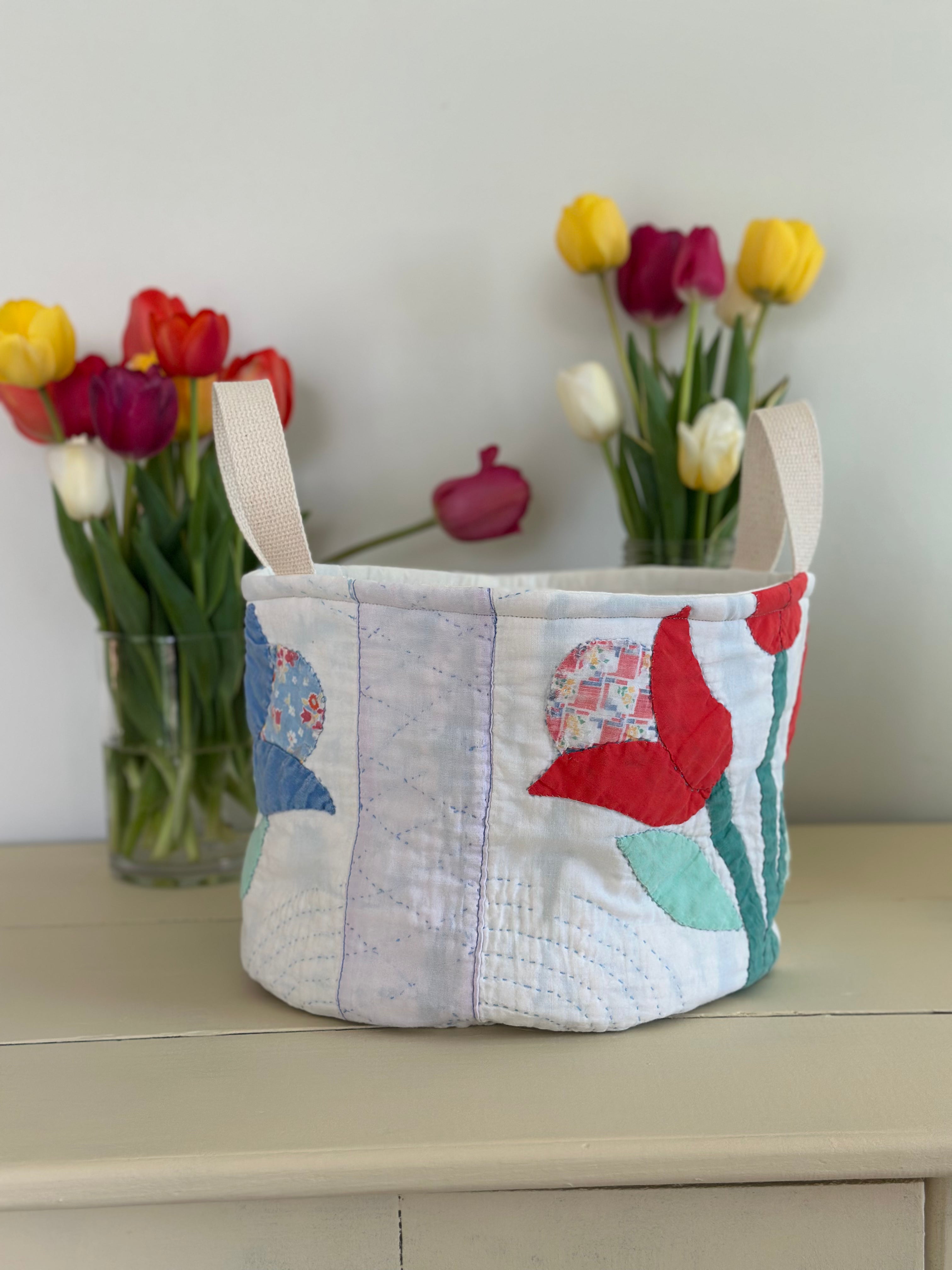 Tulip Applique Quilt Easter Basket (01)