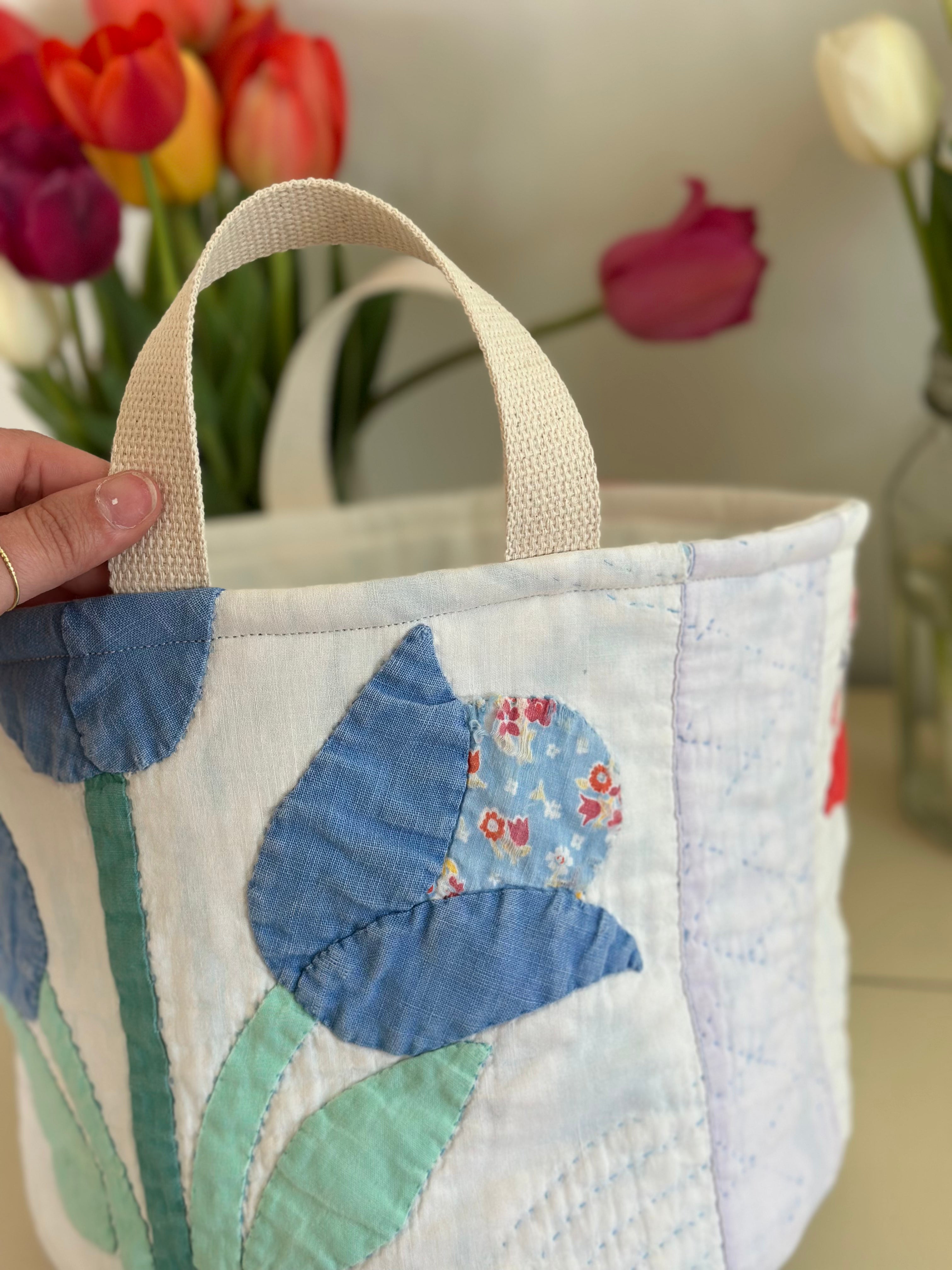 Tulip Applique Quilt Easter Basket (01)
