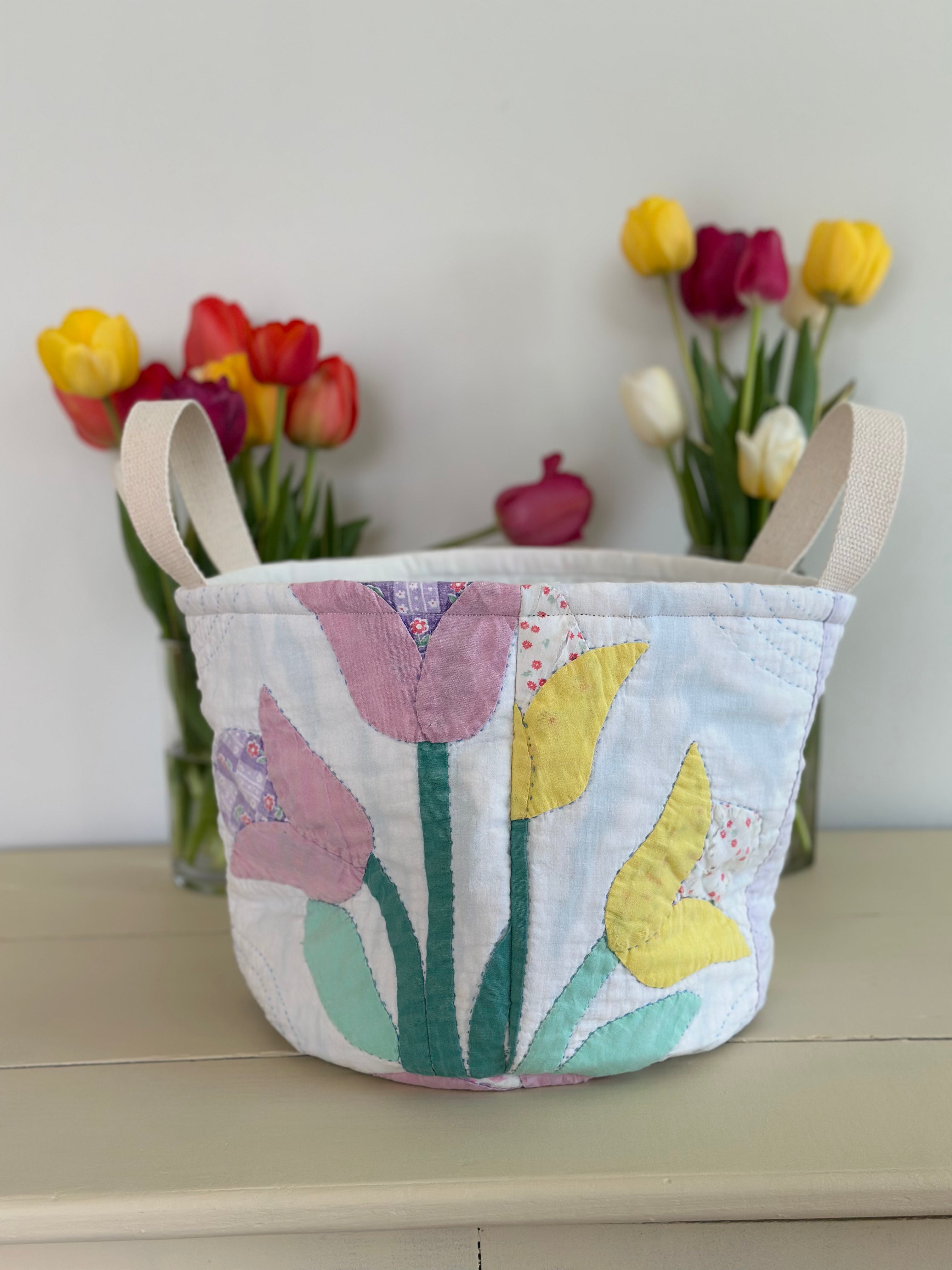 Tulip Applique Quilt Easter Basket (02)