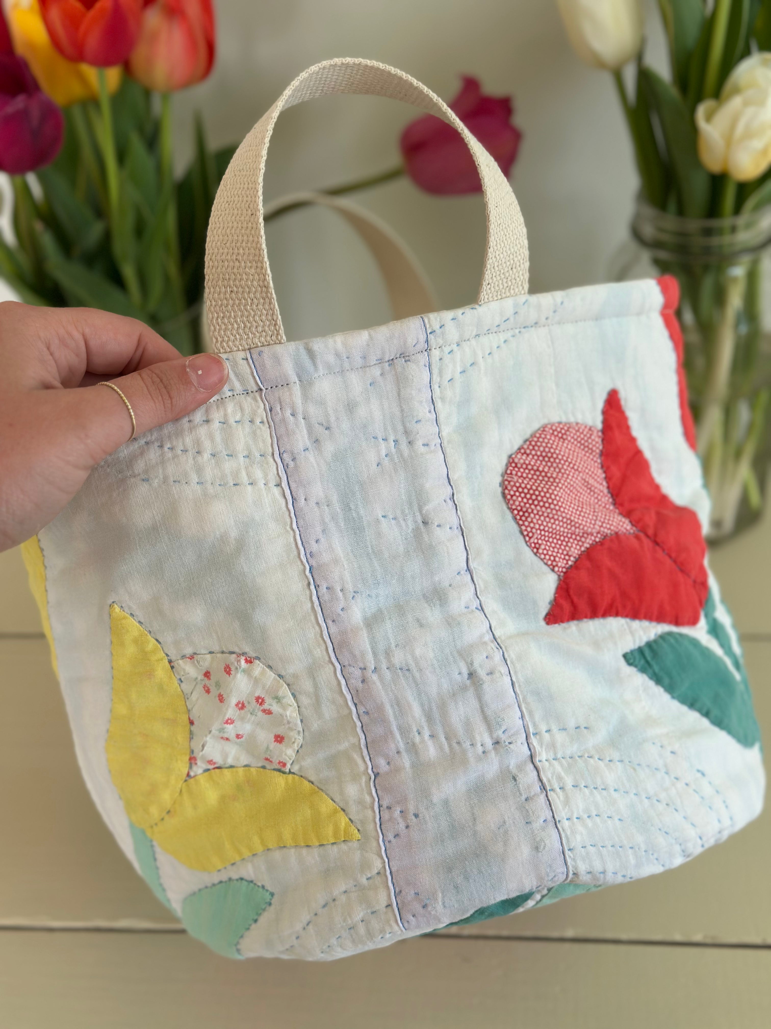 Tulip Applique Quilt Easter Basket (02)