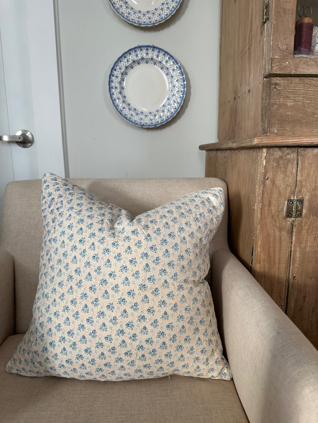 Floral Quilt Throw Pillow (02)