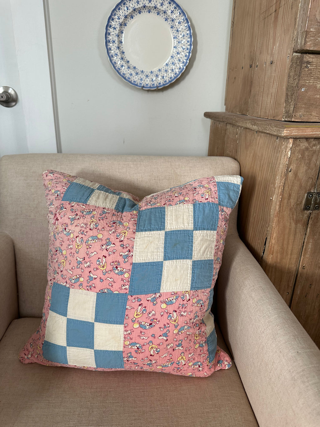 Nine Patch Throw Pillow (01)