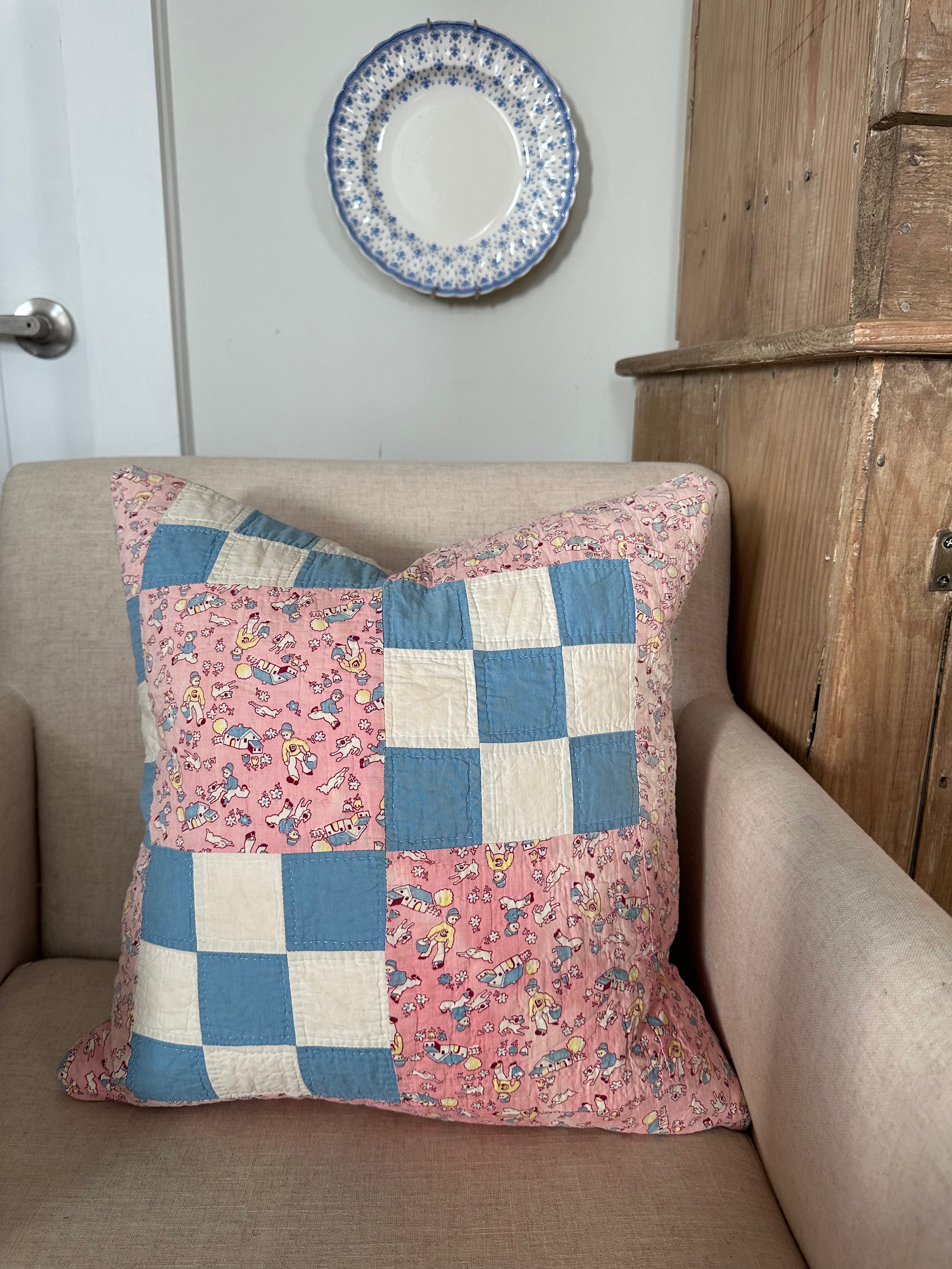Nine Patch Throw Pillow (01)