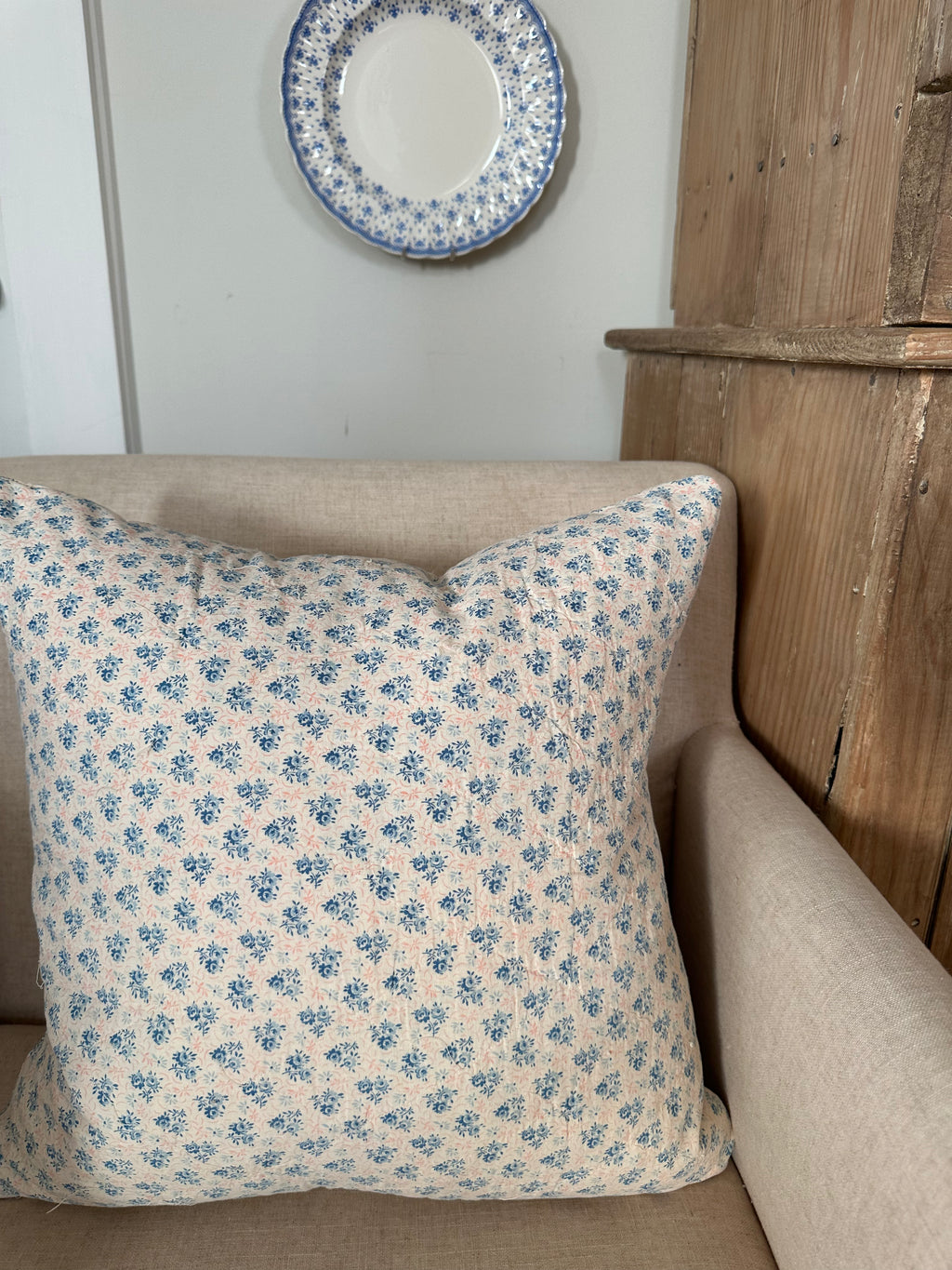 Floral Quilt Throw Pillow (01)
