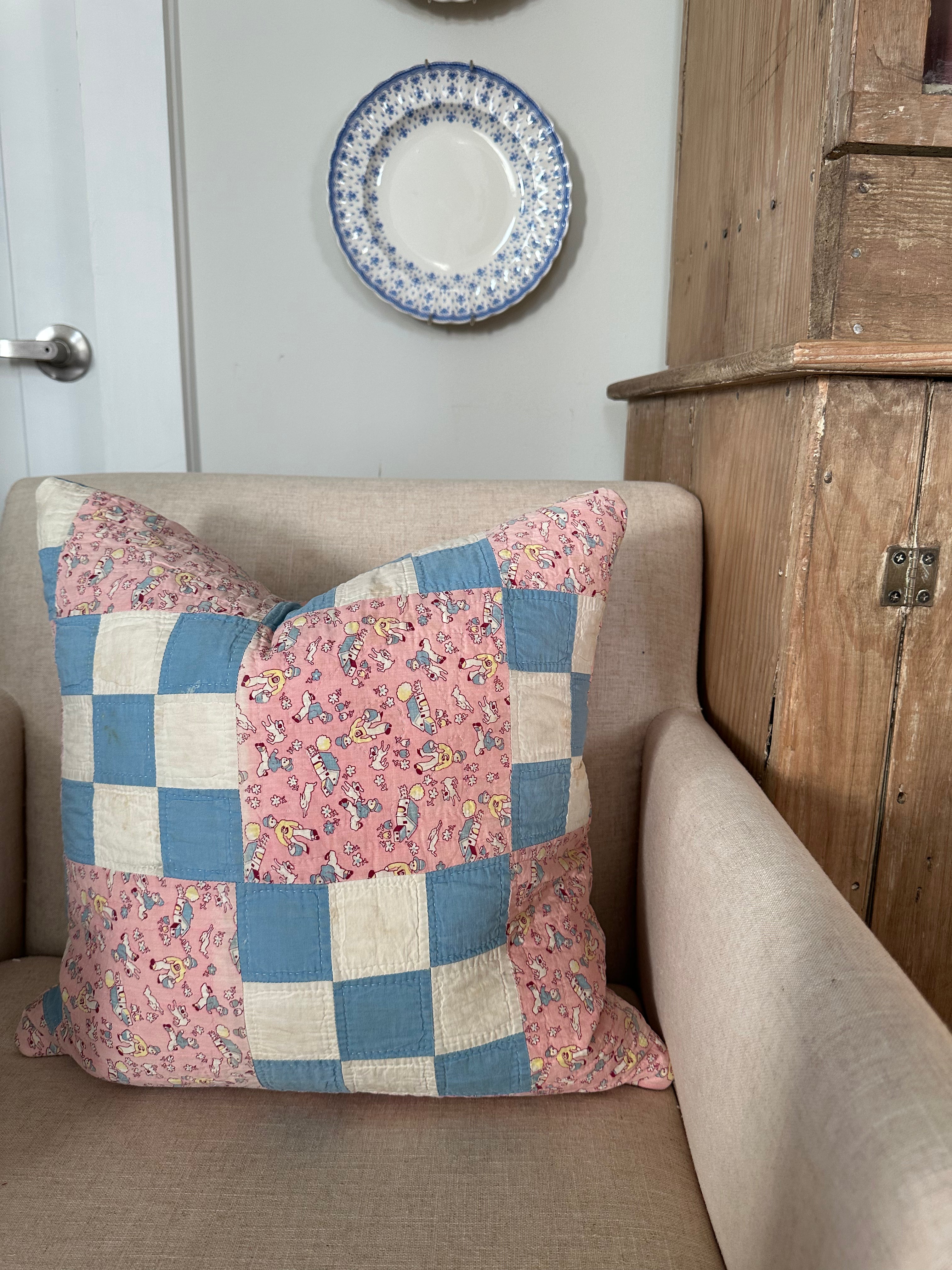 Nine Patch Throw Pillow (02)