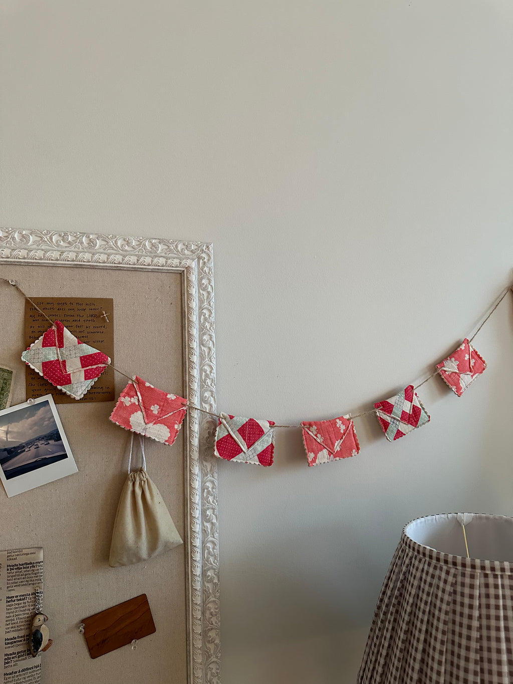 Envelope Garland (01)