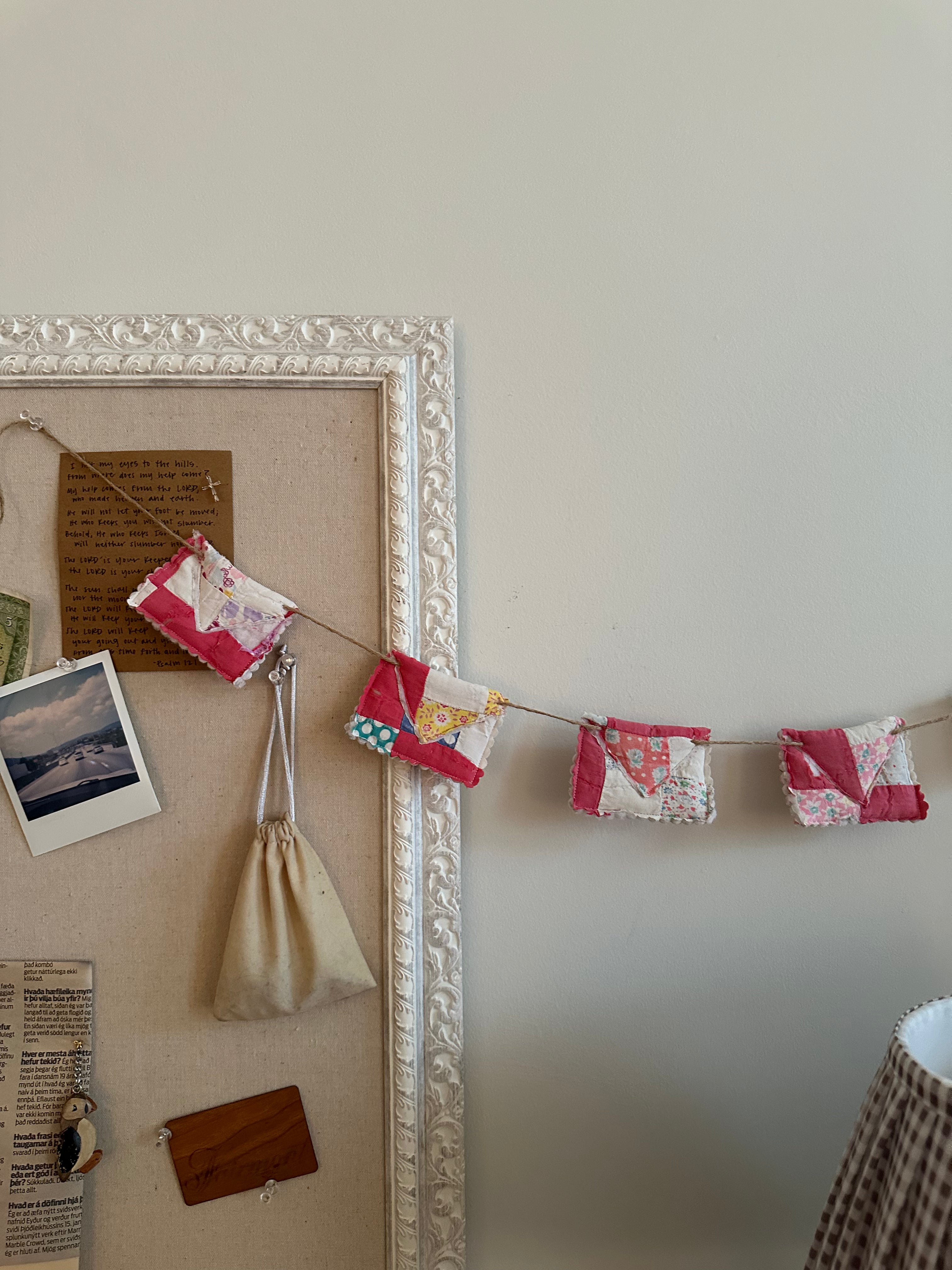 Envelope Garland (03)