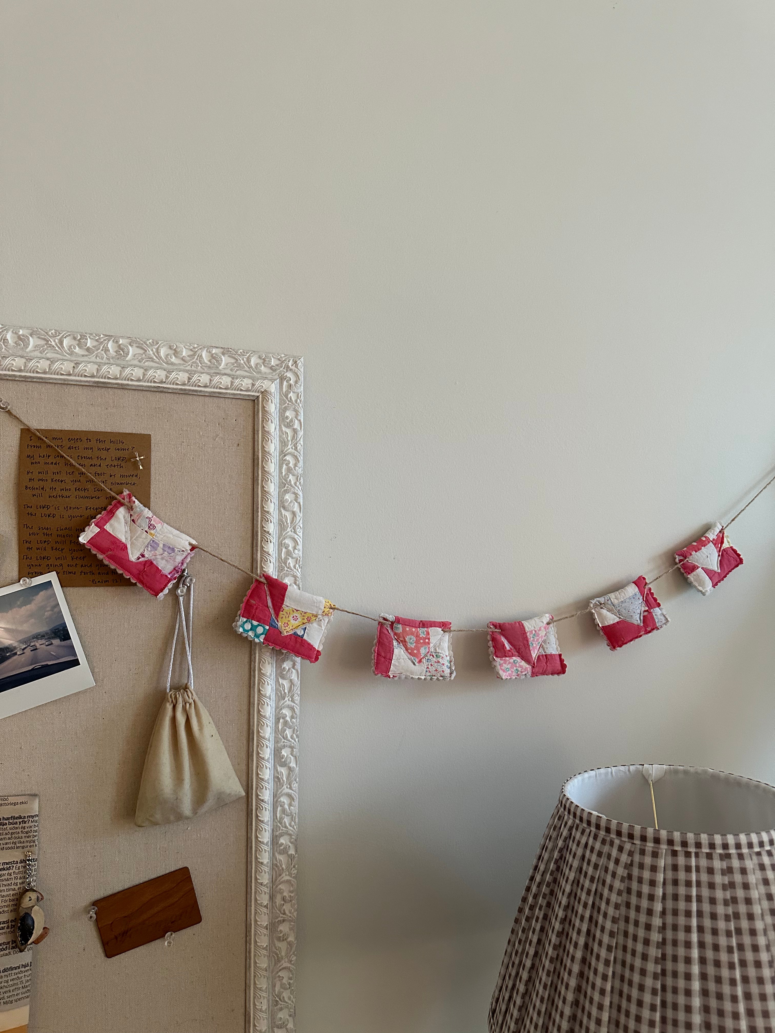 Envelope Garland (03)