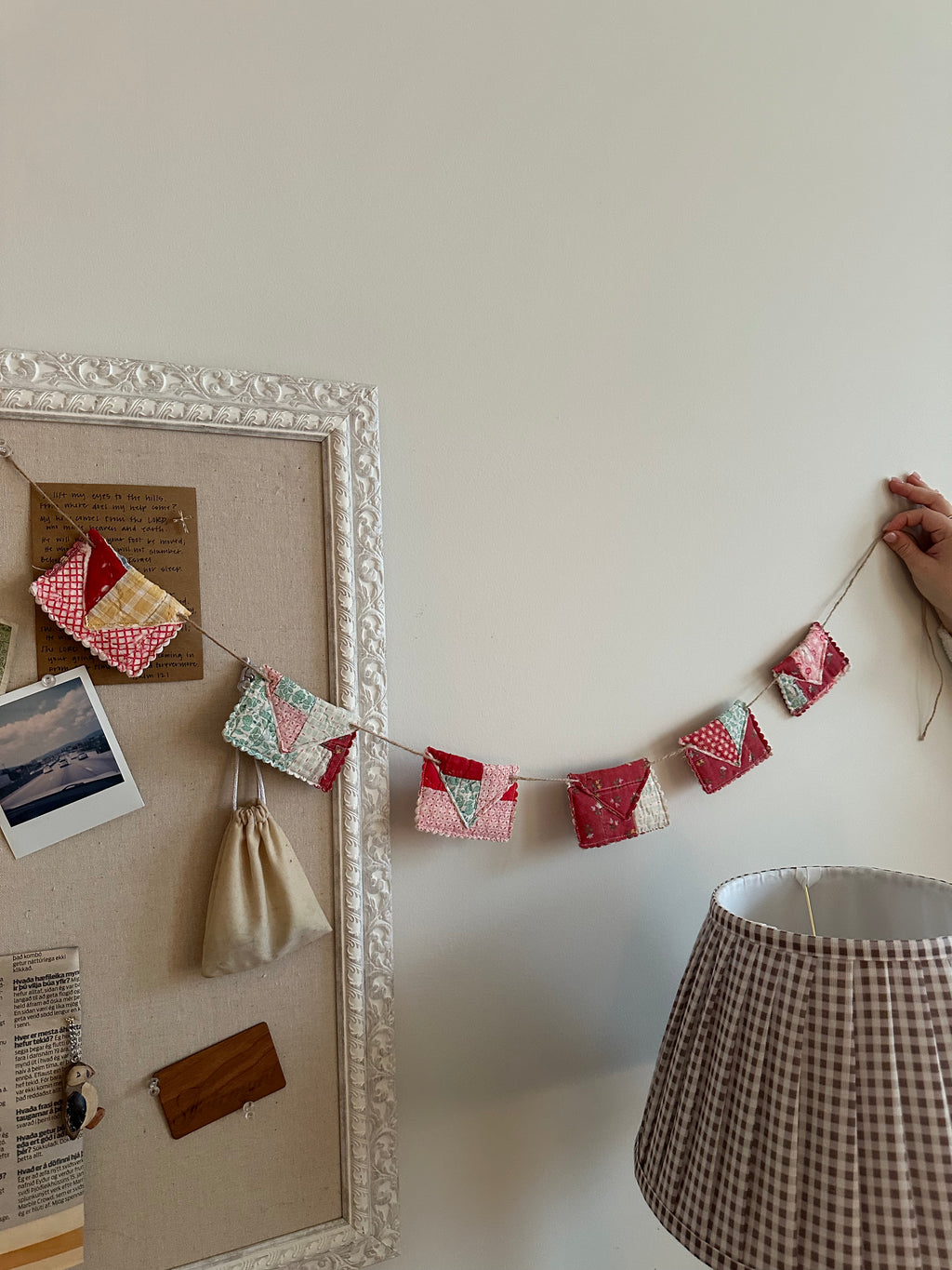 Envelope Garland (04)