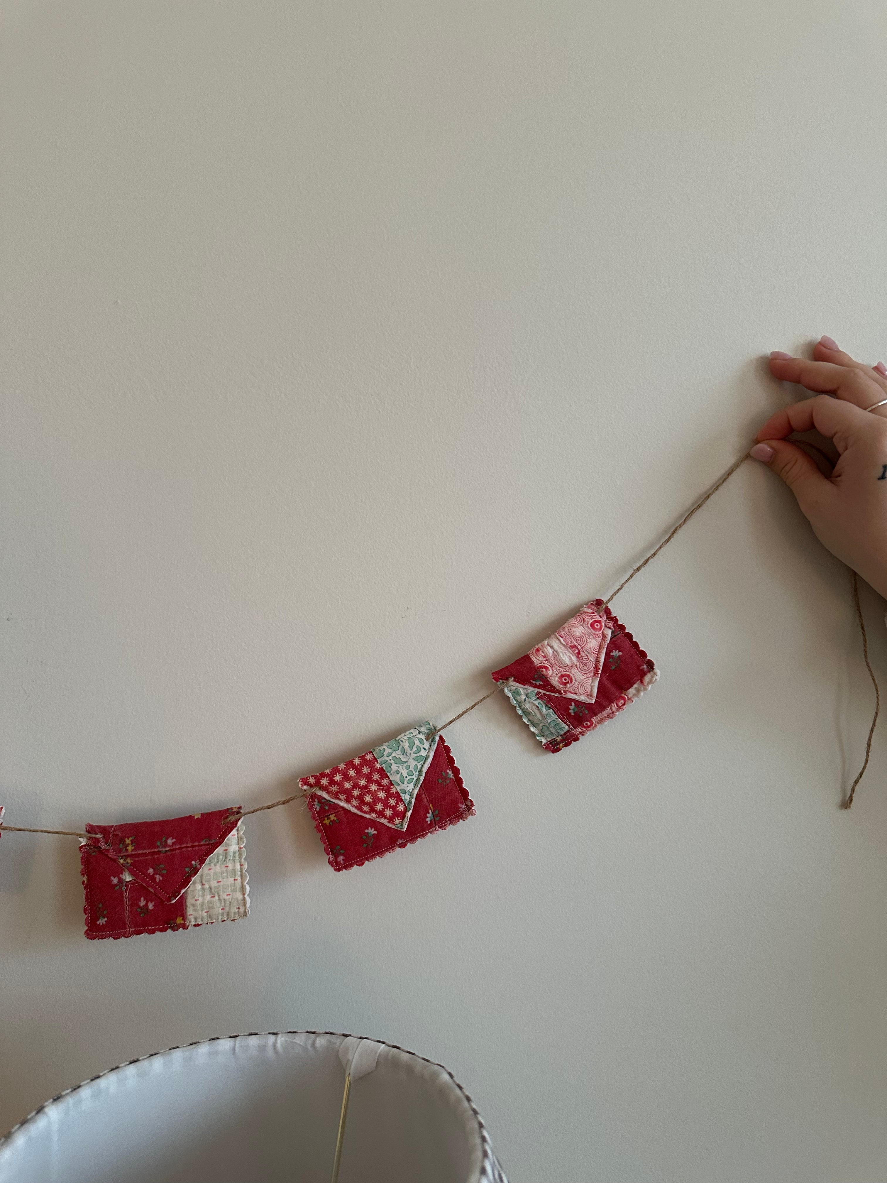 Envelope Garland (04)