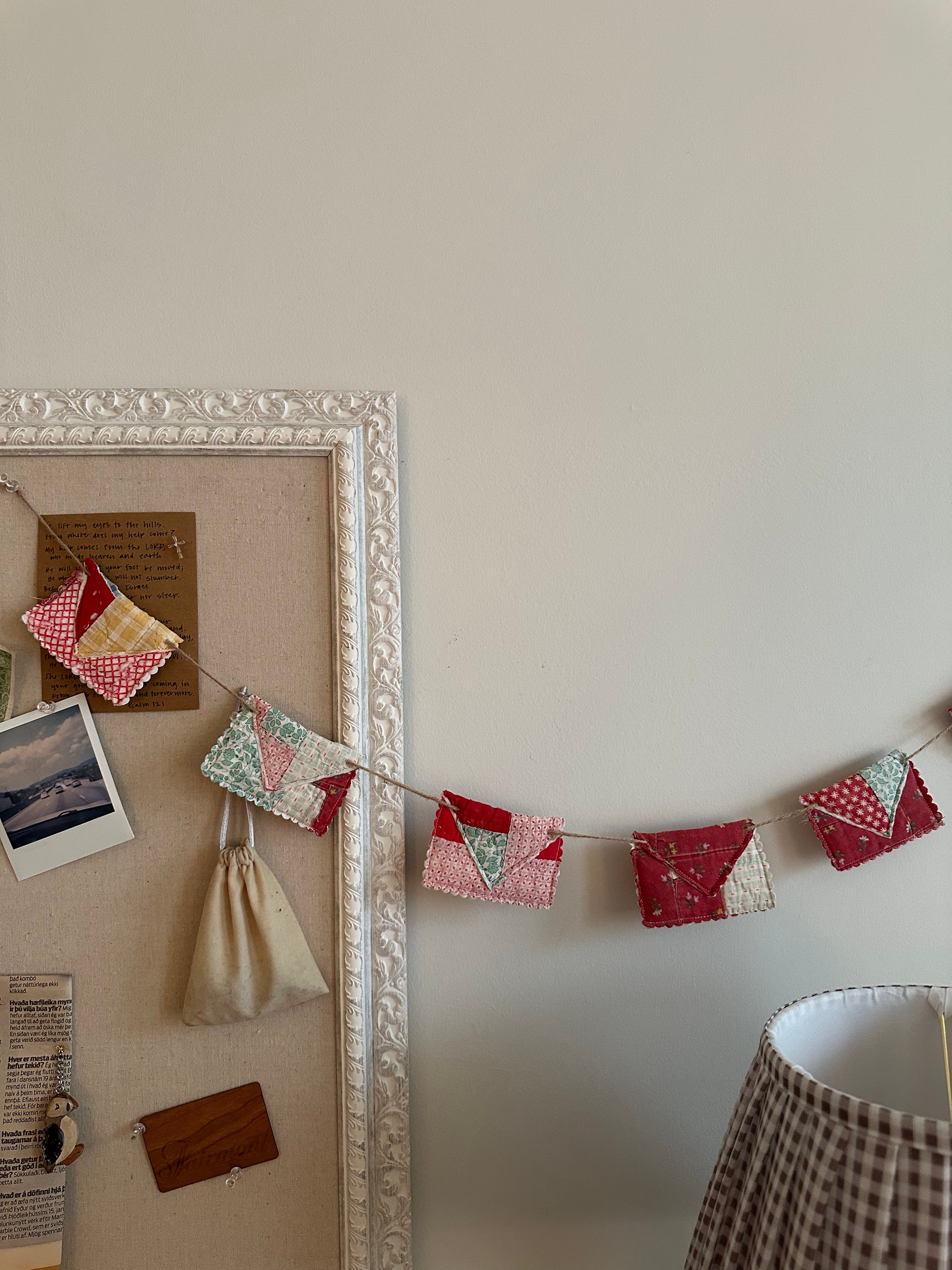 Envelope Garland (04)