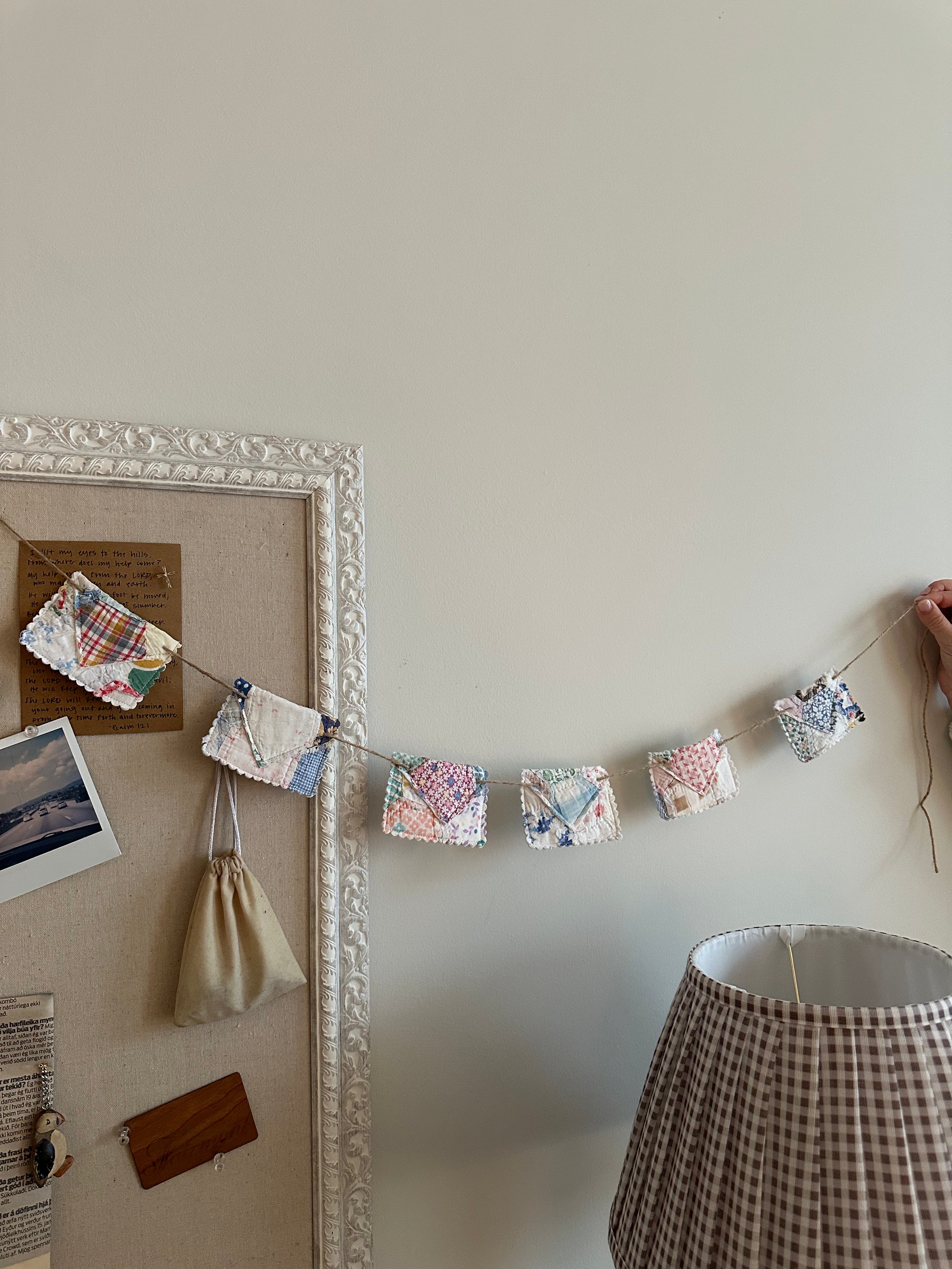 Envelope Garland (05)