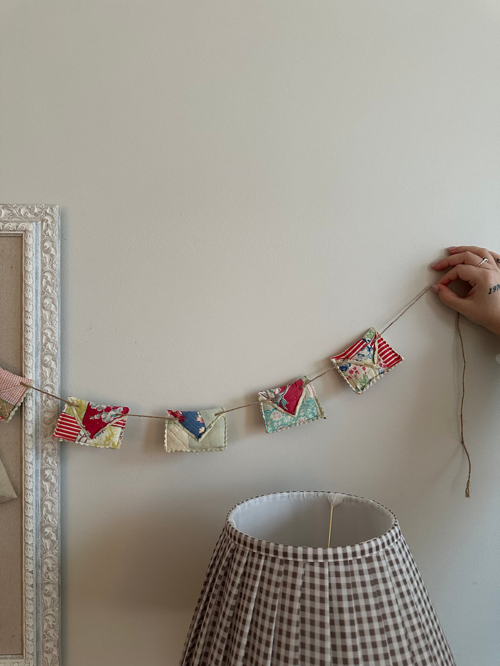 Envelope Garland (08)