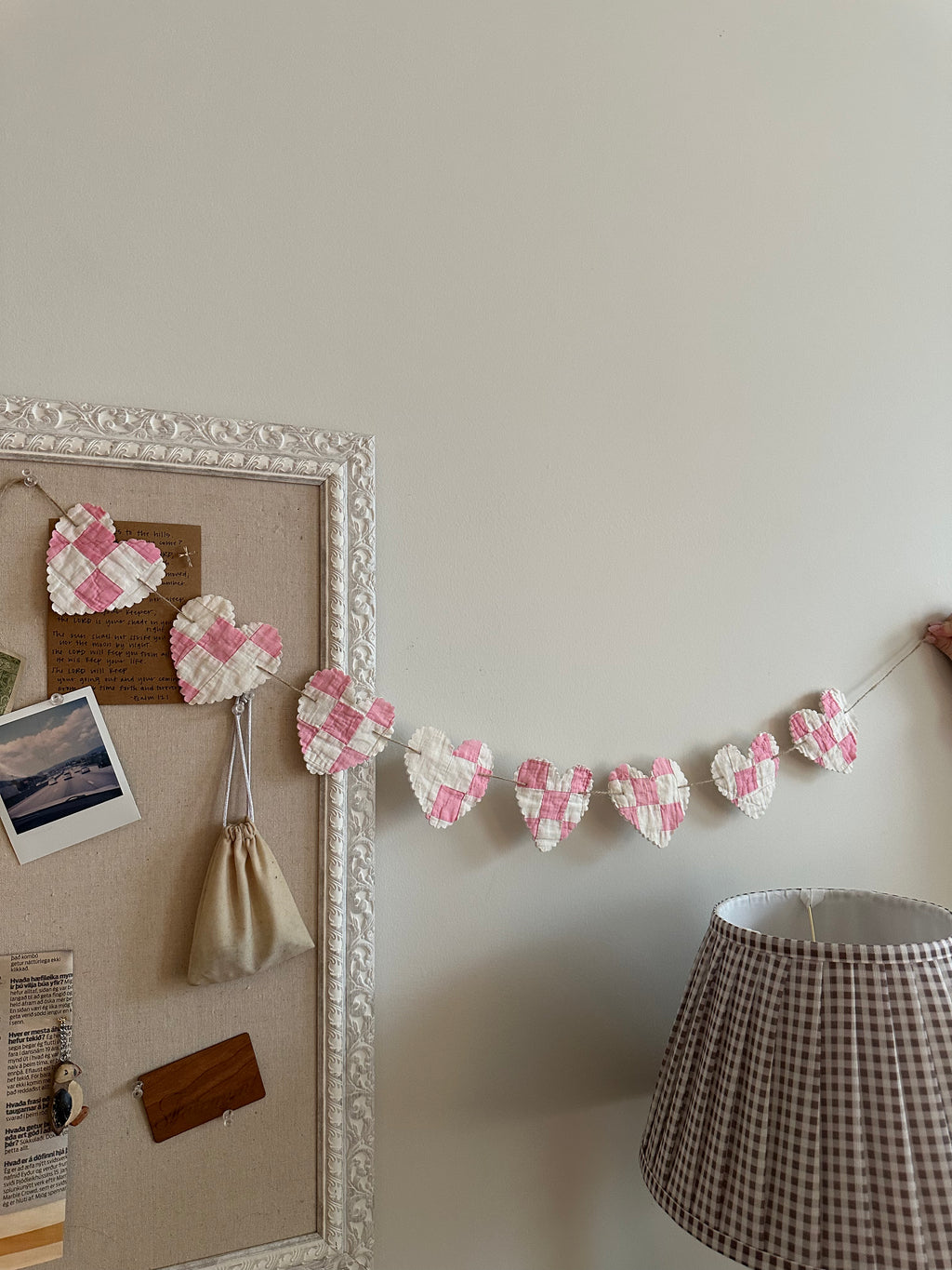 String of Hearts Garland (01)