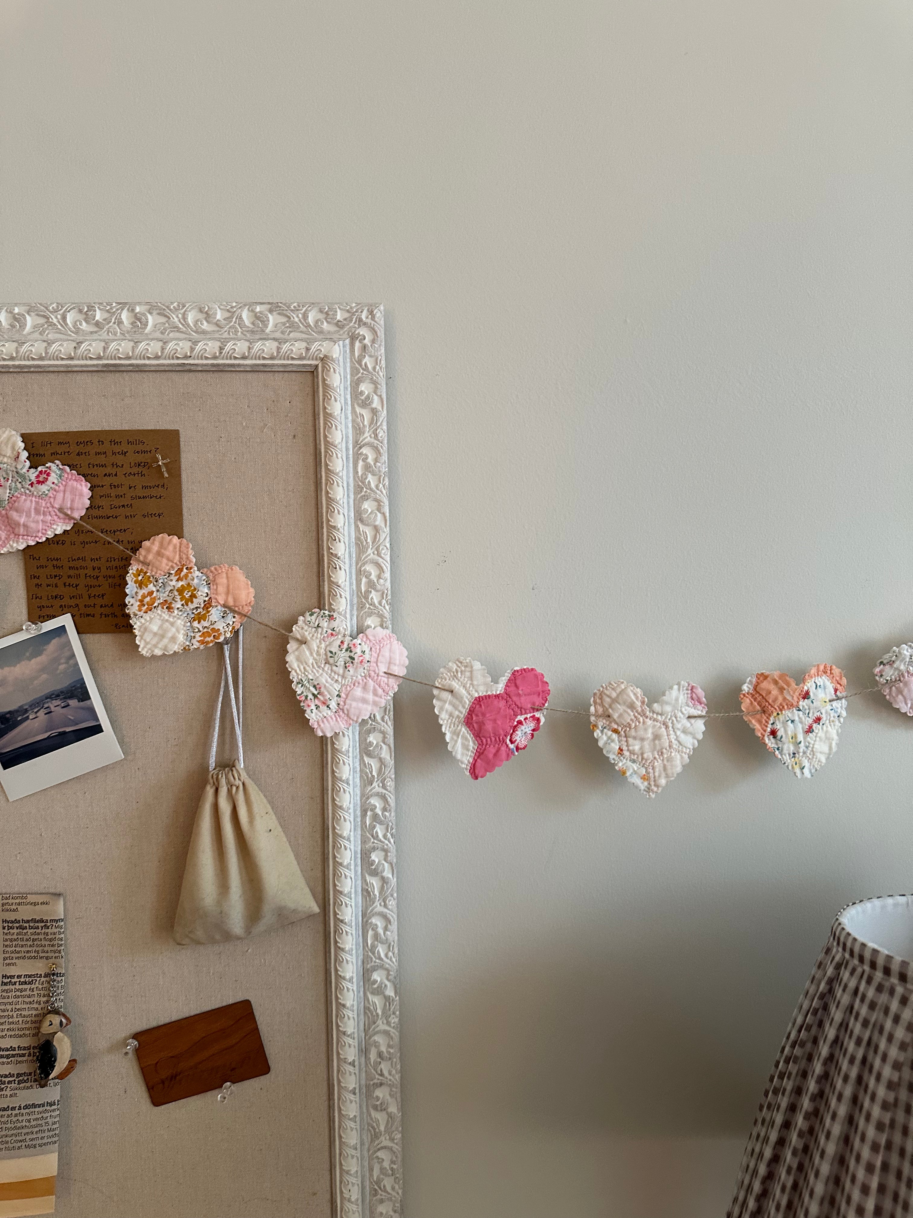 String of Hearts Garland (02)