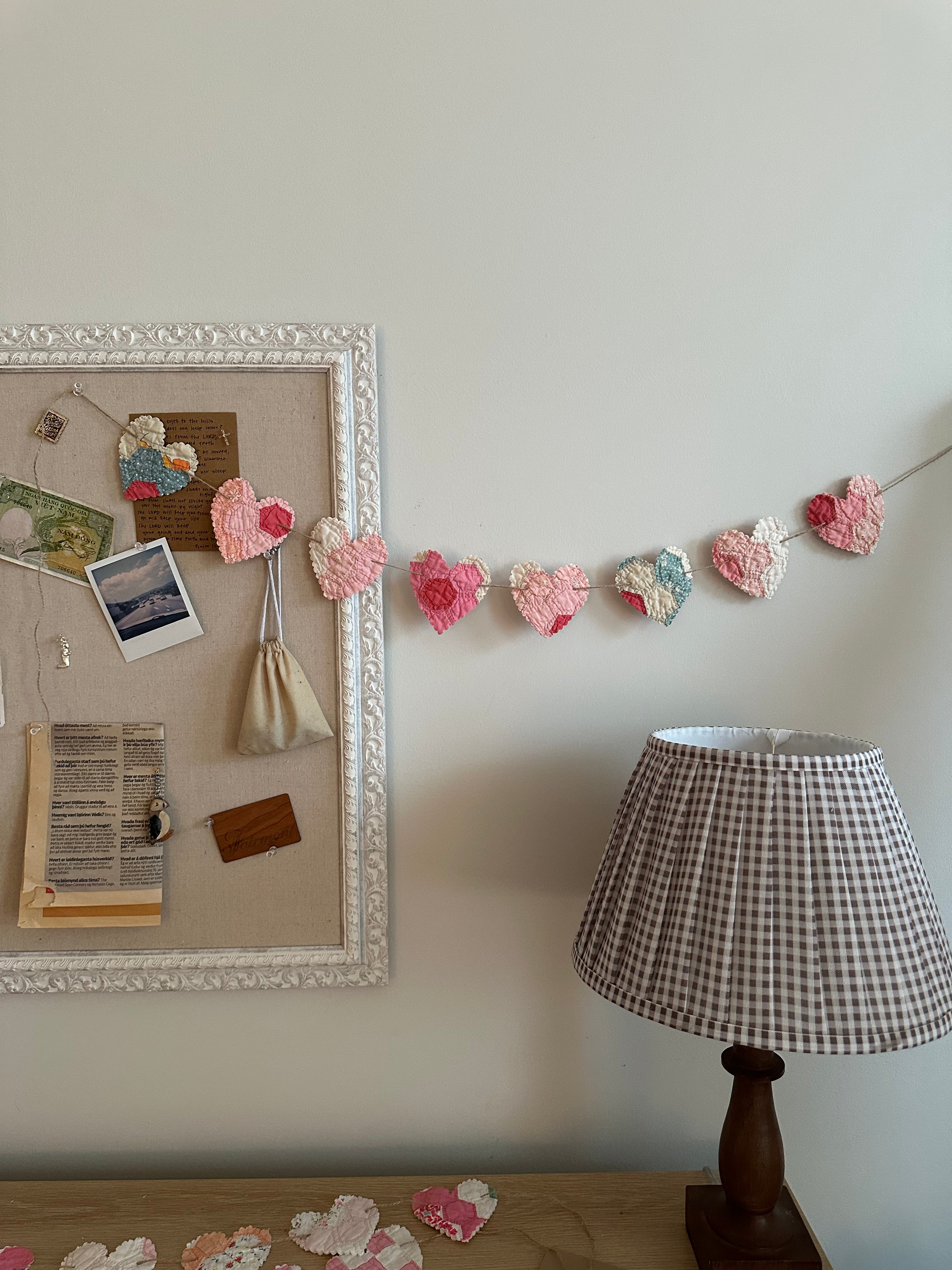 String of Hearts Garland (03)