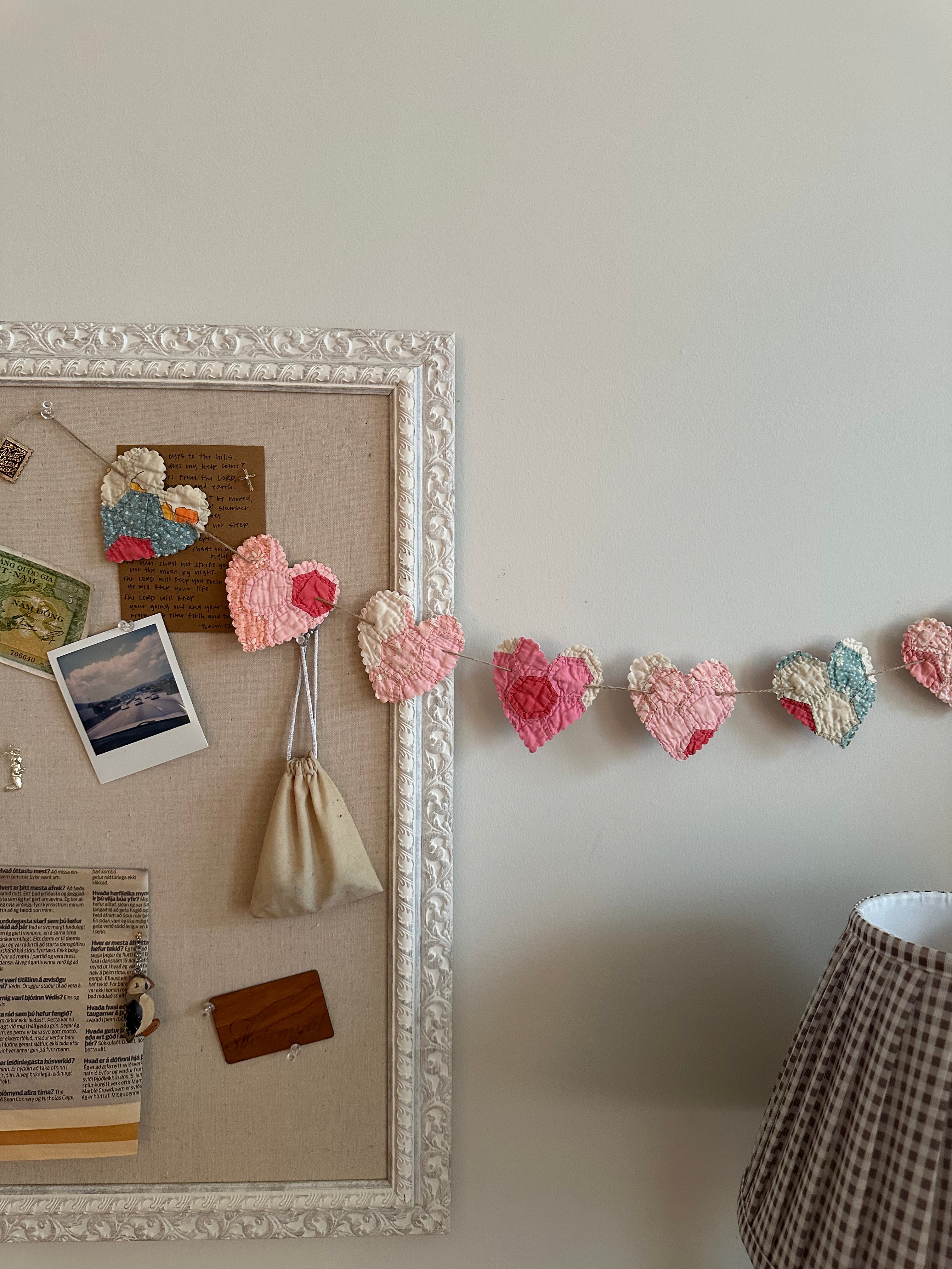 String of Hearts Garland (03)
