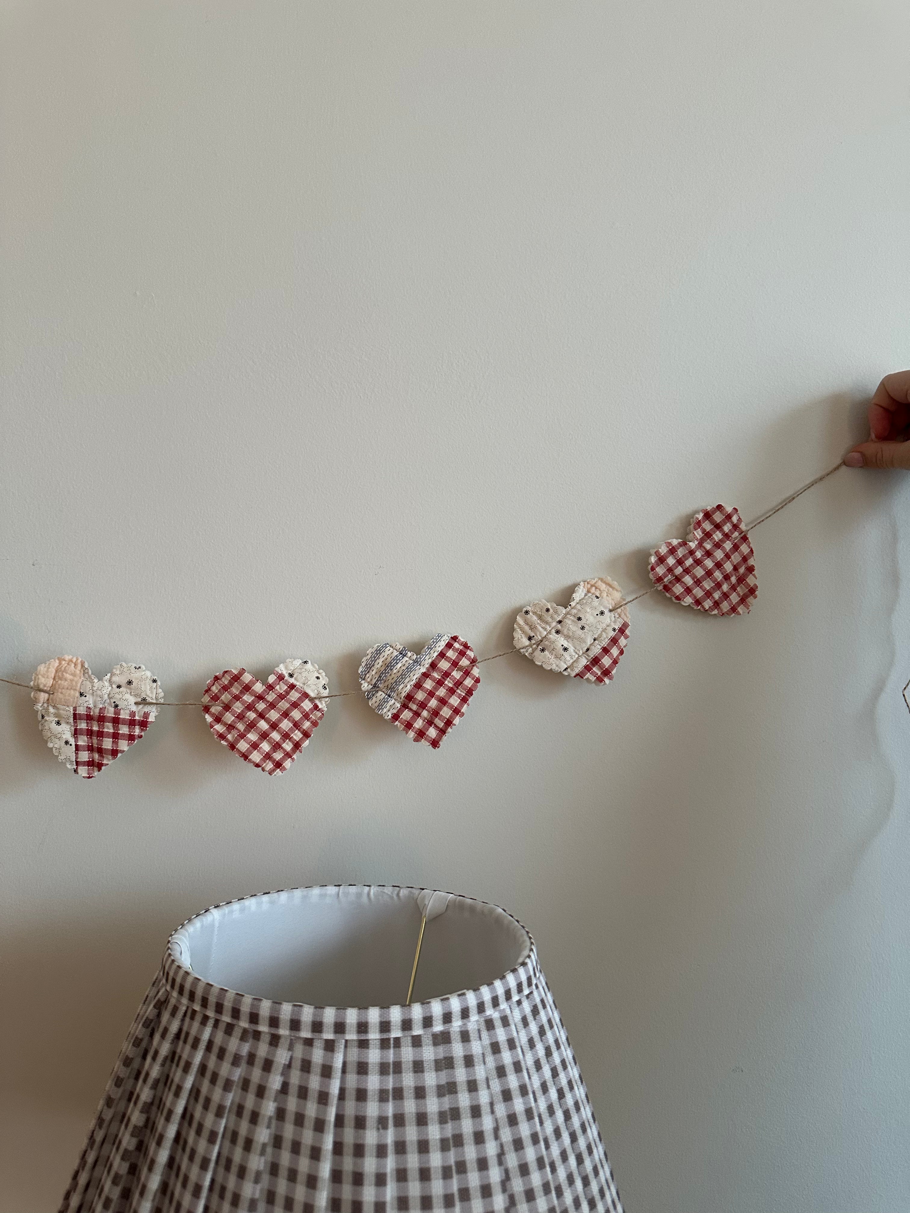 String of Hearts Garland (04)