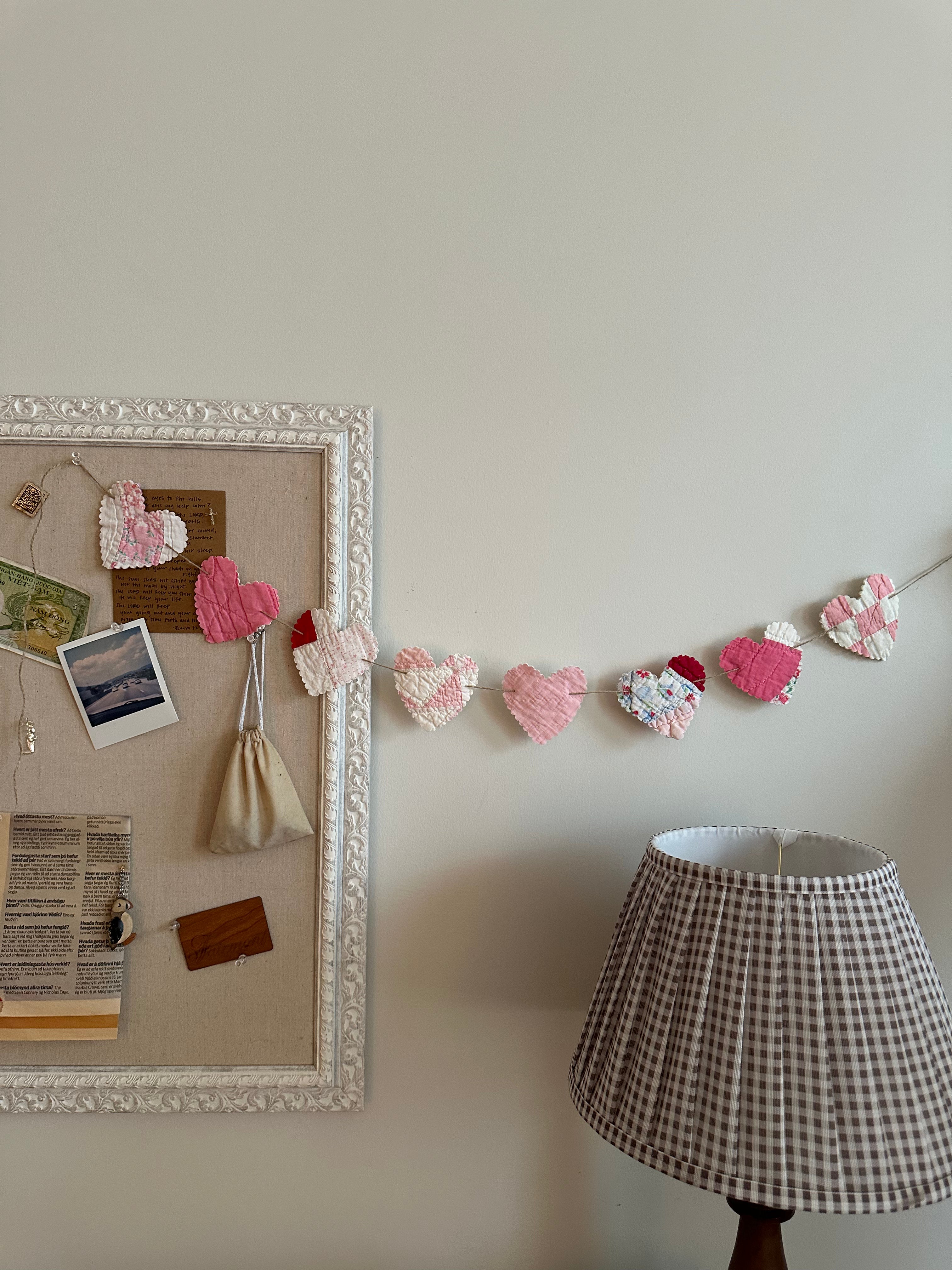String of Hearts Garland (05)