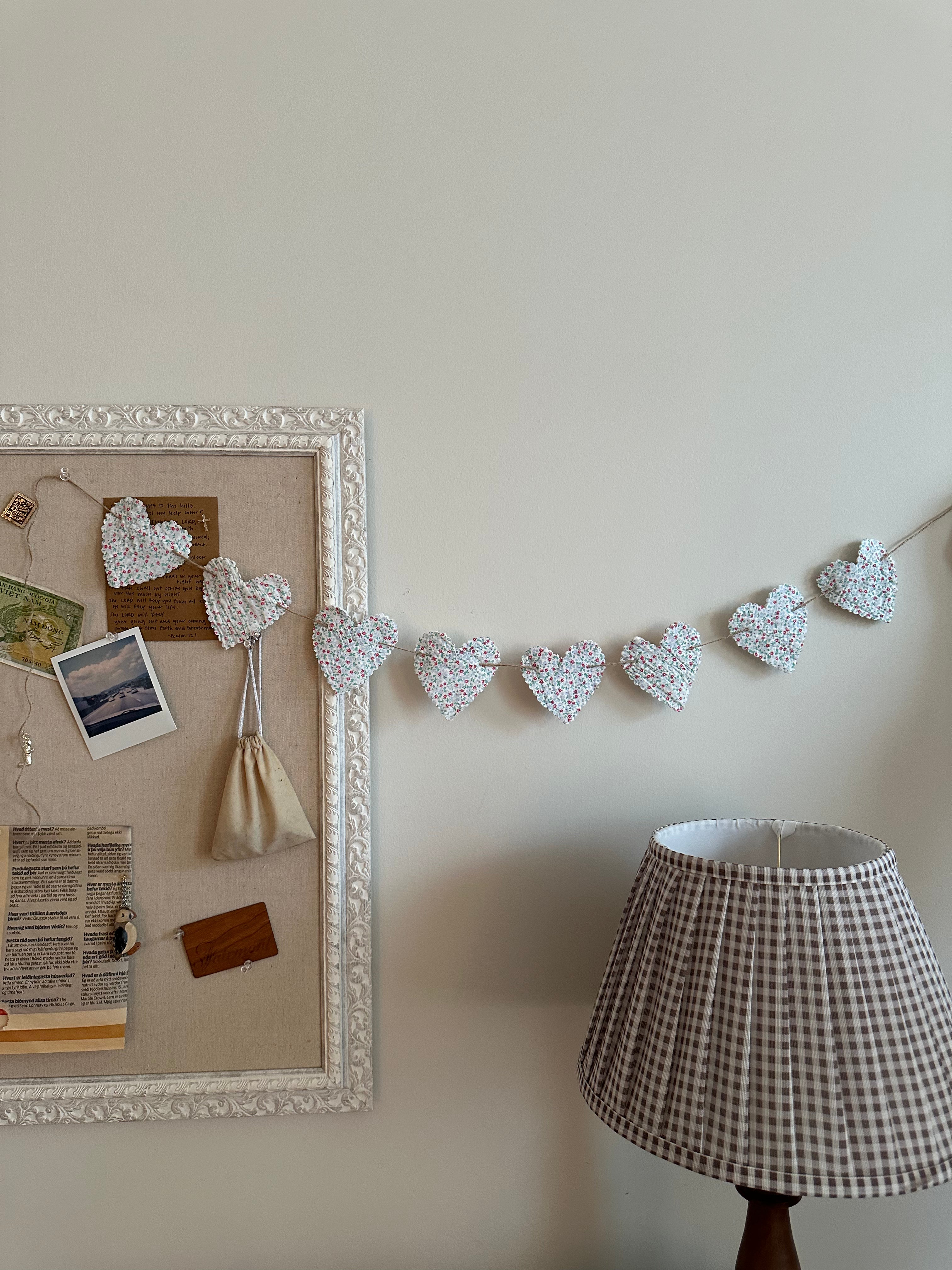 String of Hearts Garland (06)
