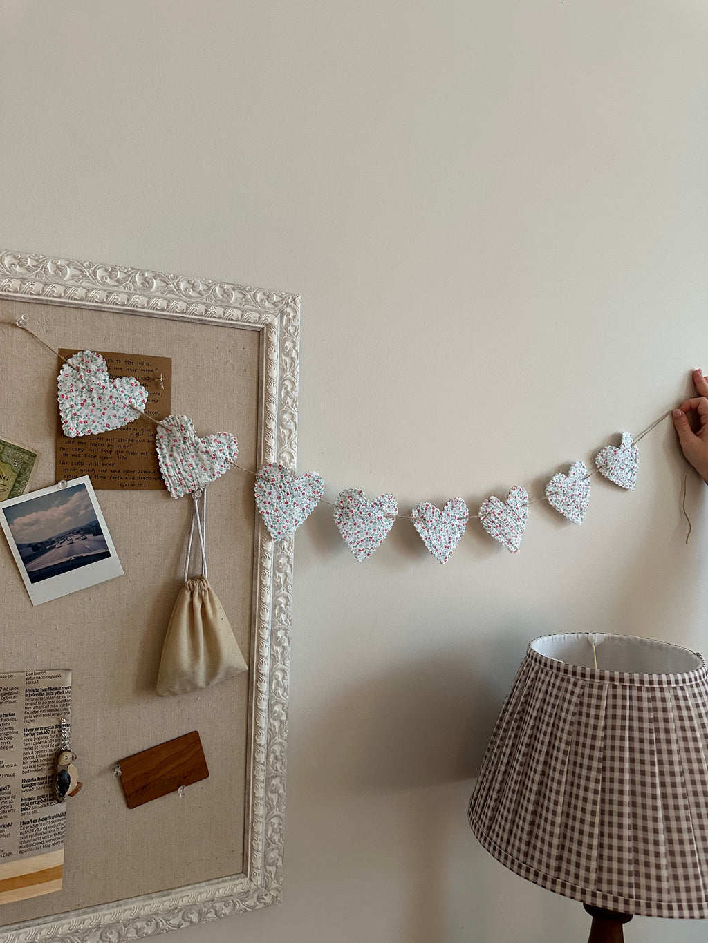 String of Hearts Garland (06)