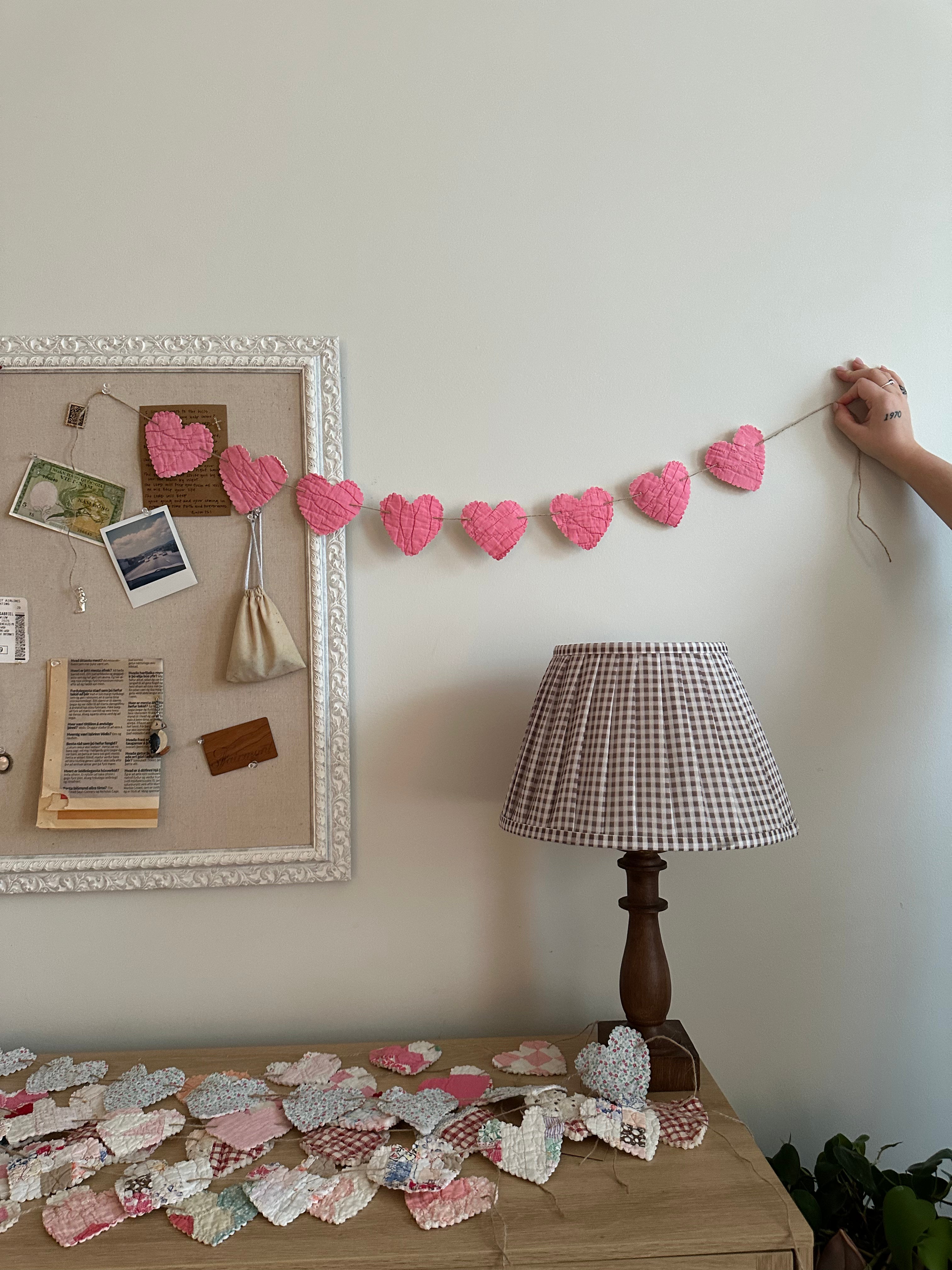 String of Hearts Garland (08)