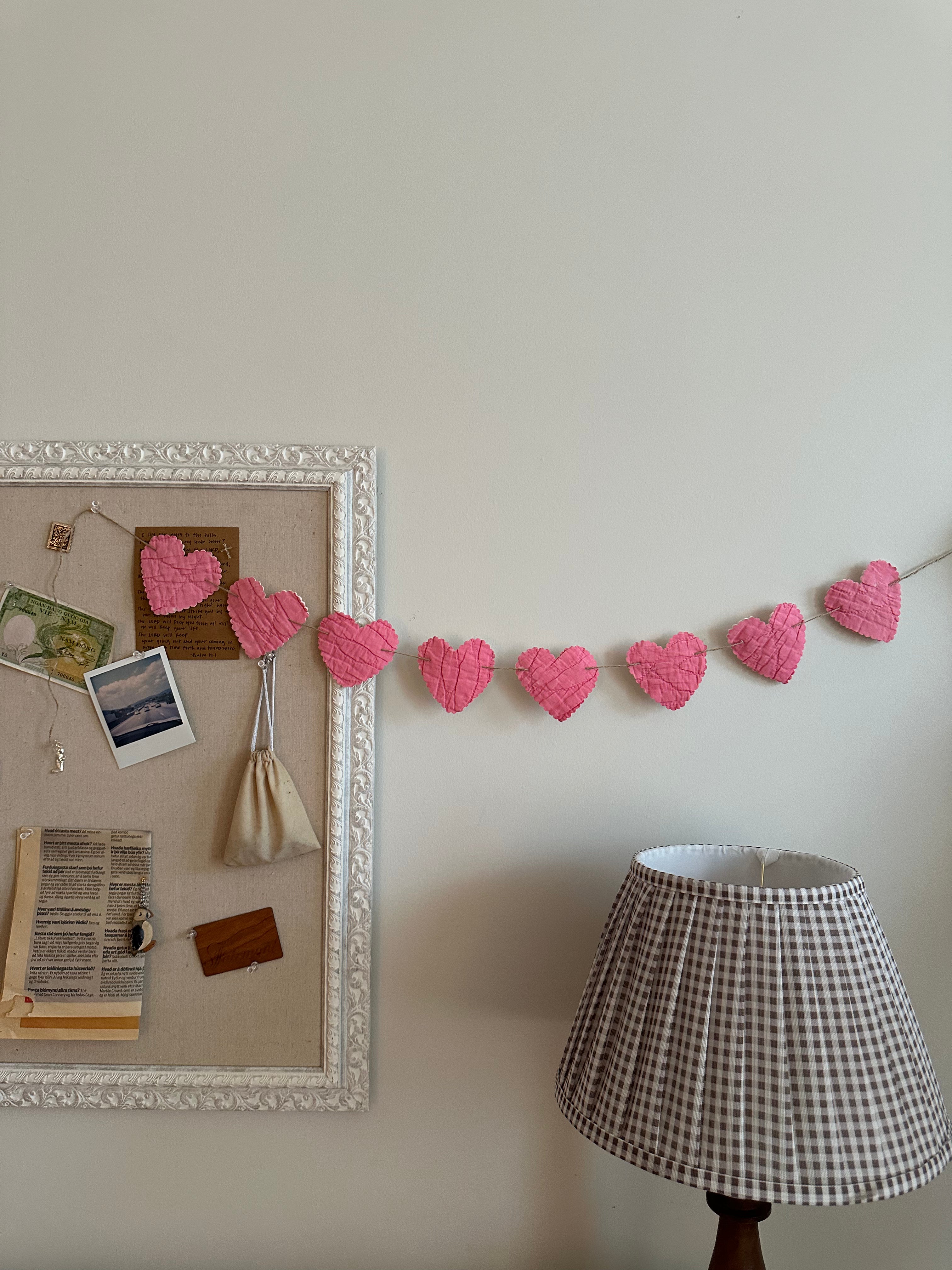 String of Hearts Garland (08)