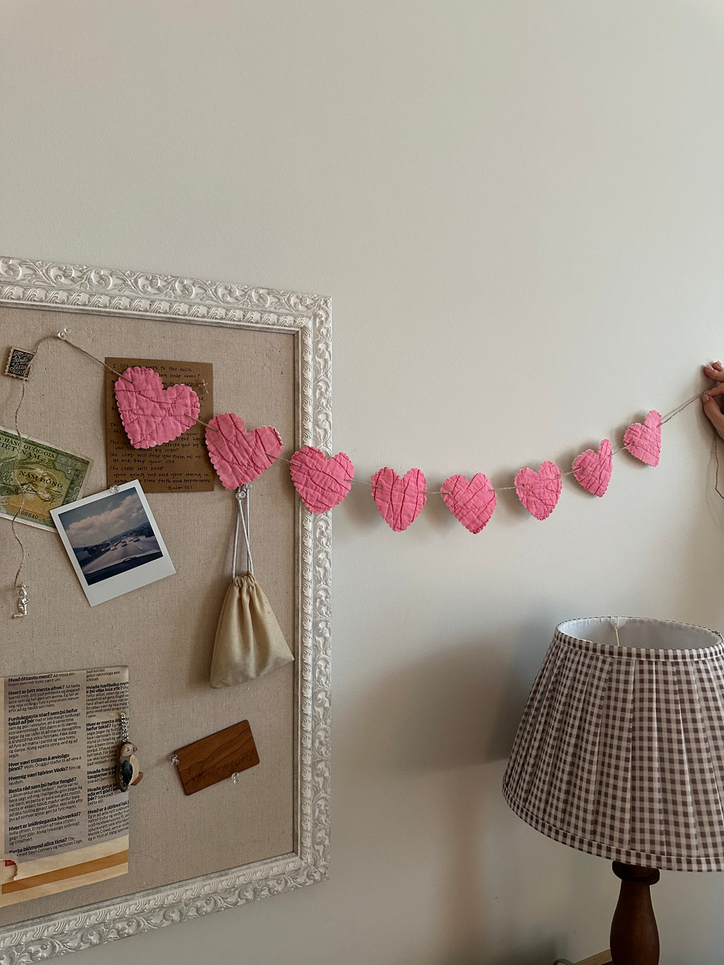 String of Hearts Garland (08)