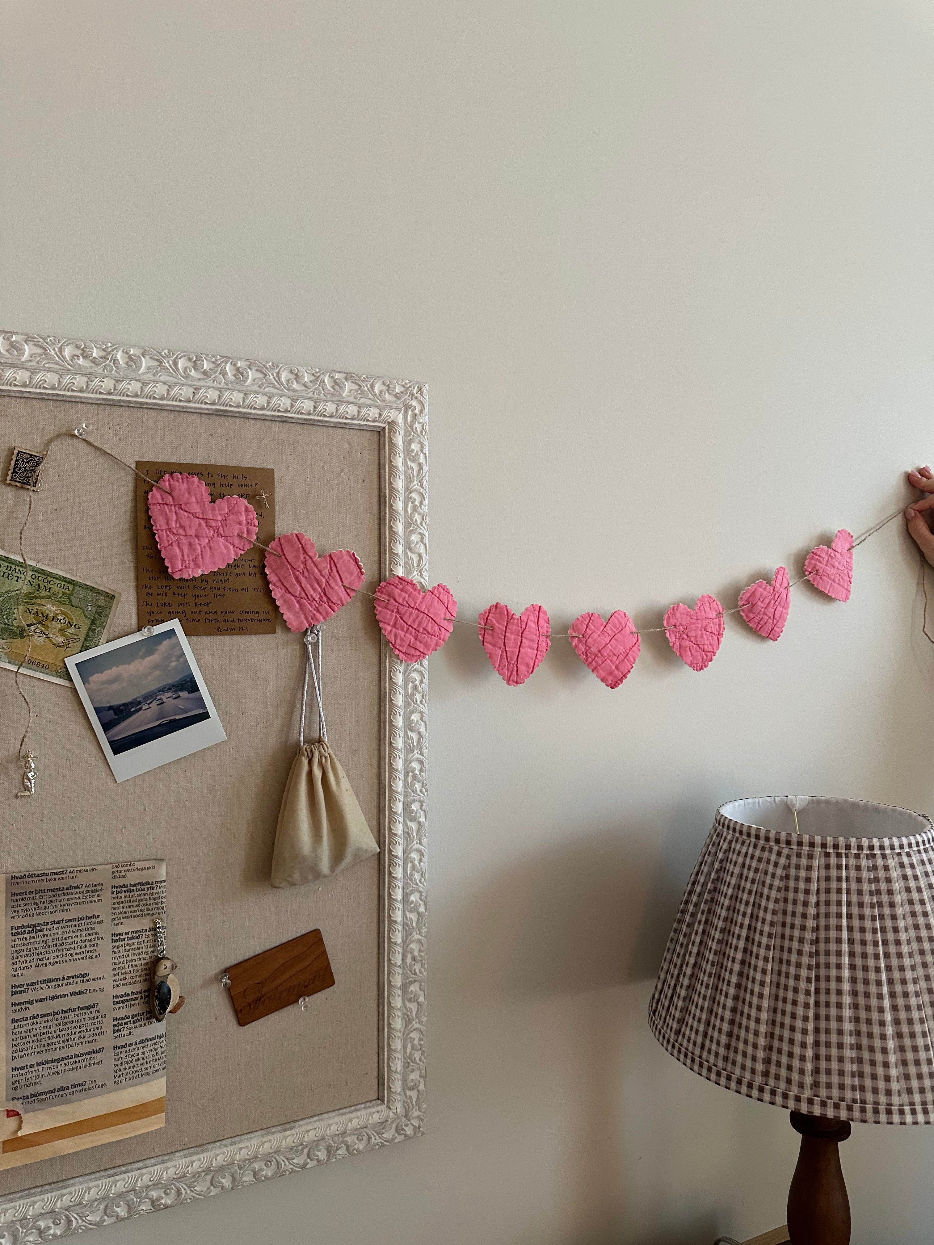 String of Hearts Garland (08)