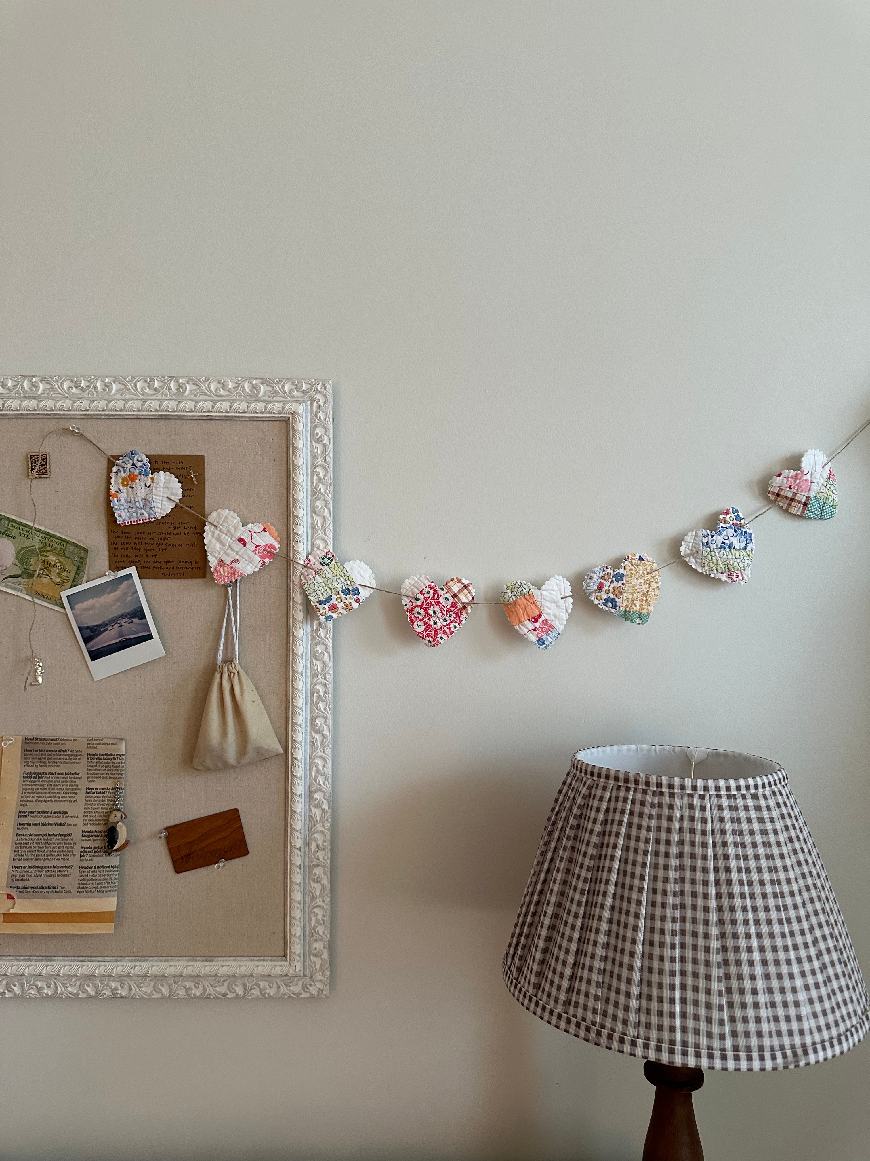 String of Hearts Garland (09)