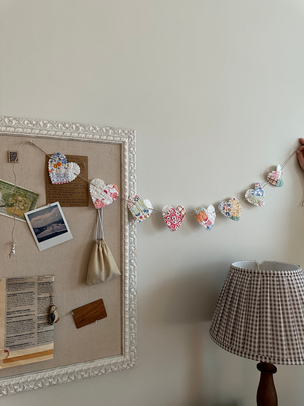 String of Hearts Garland (09)