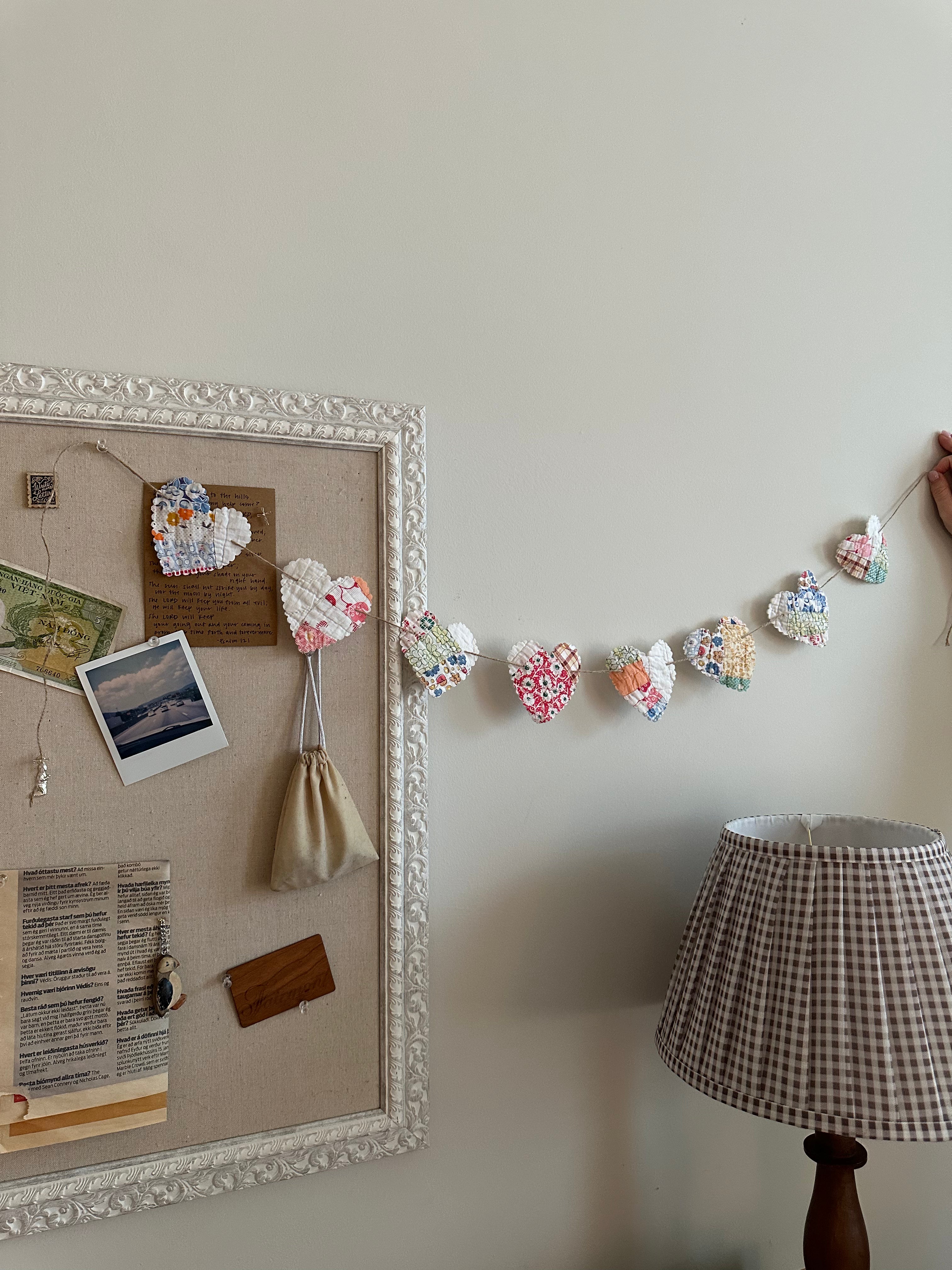 String of Hearts Garland (09)