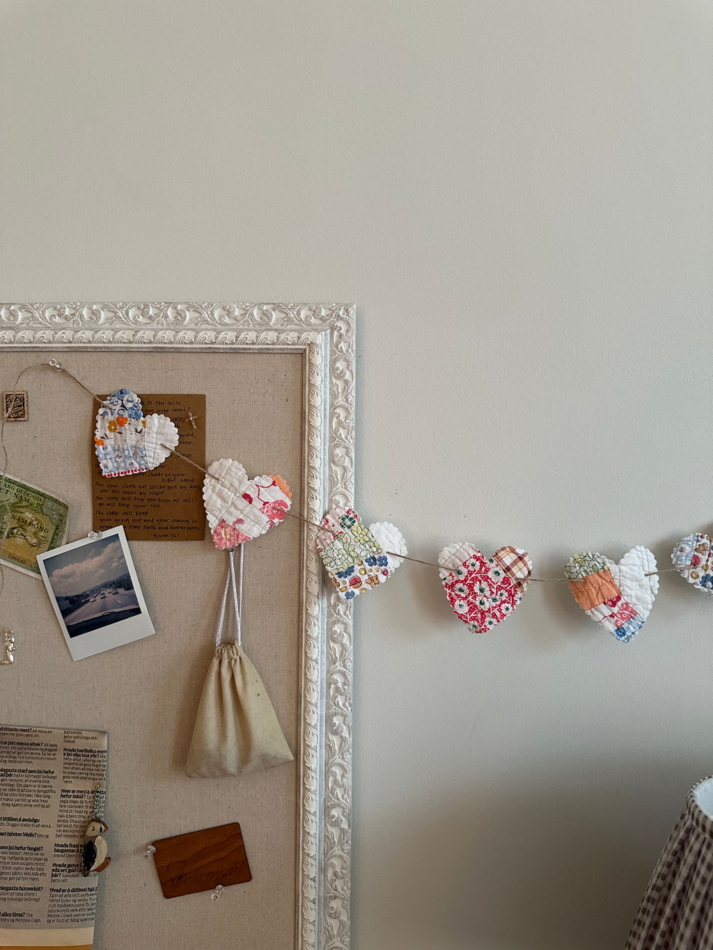 String of Hearts Garland (09)