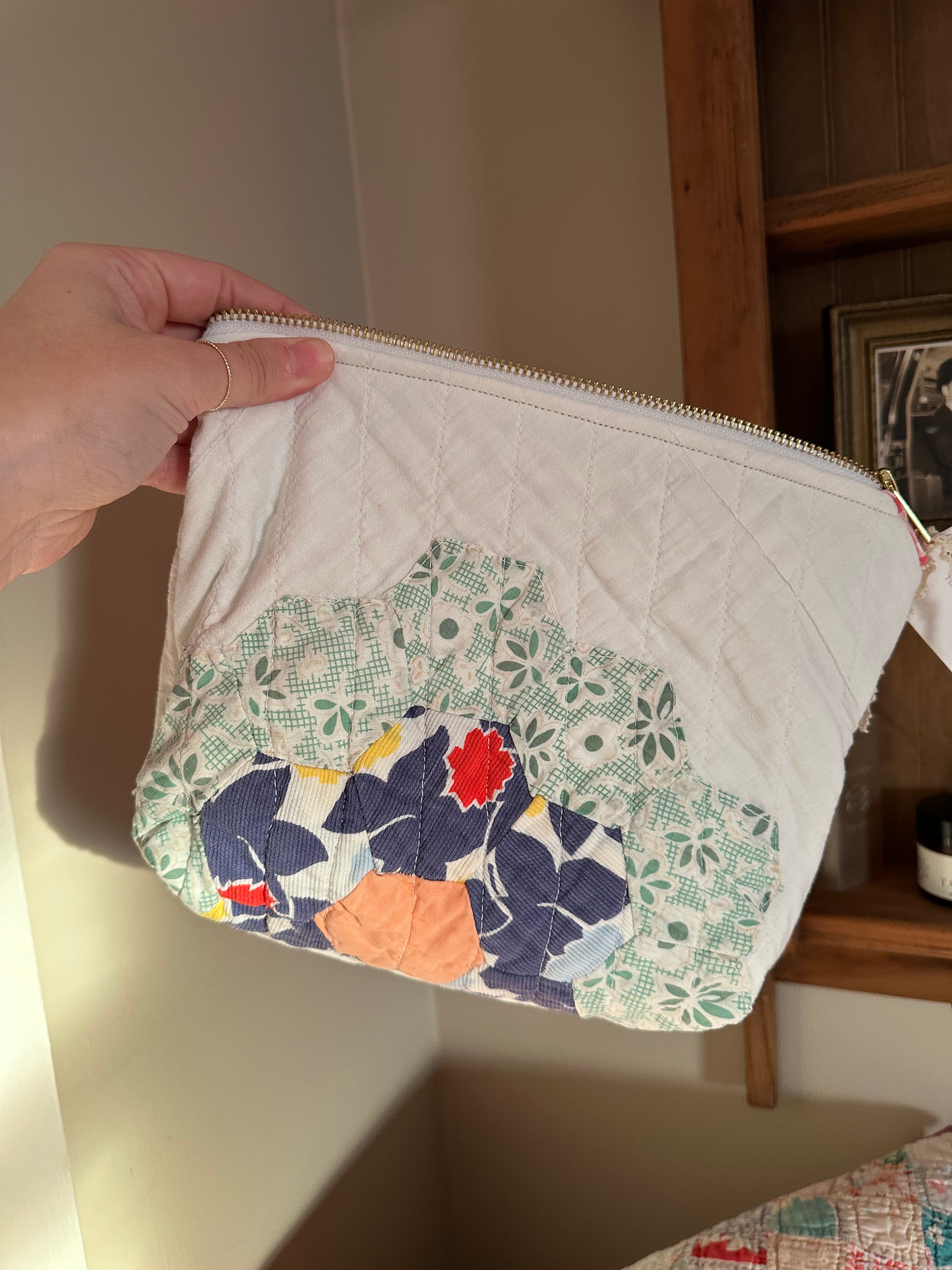 Hexie Flower Quilt Pouch