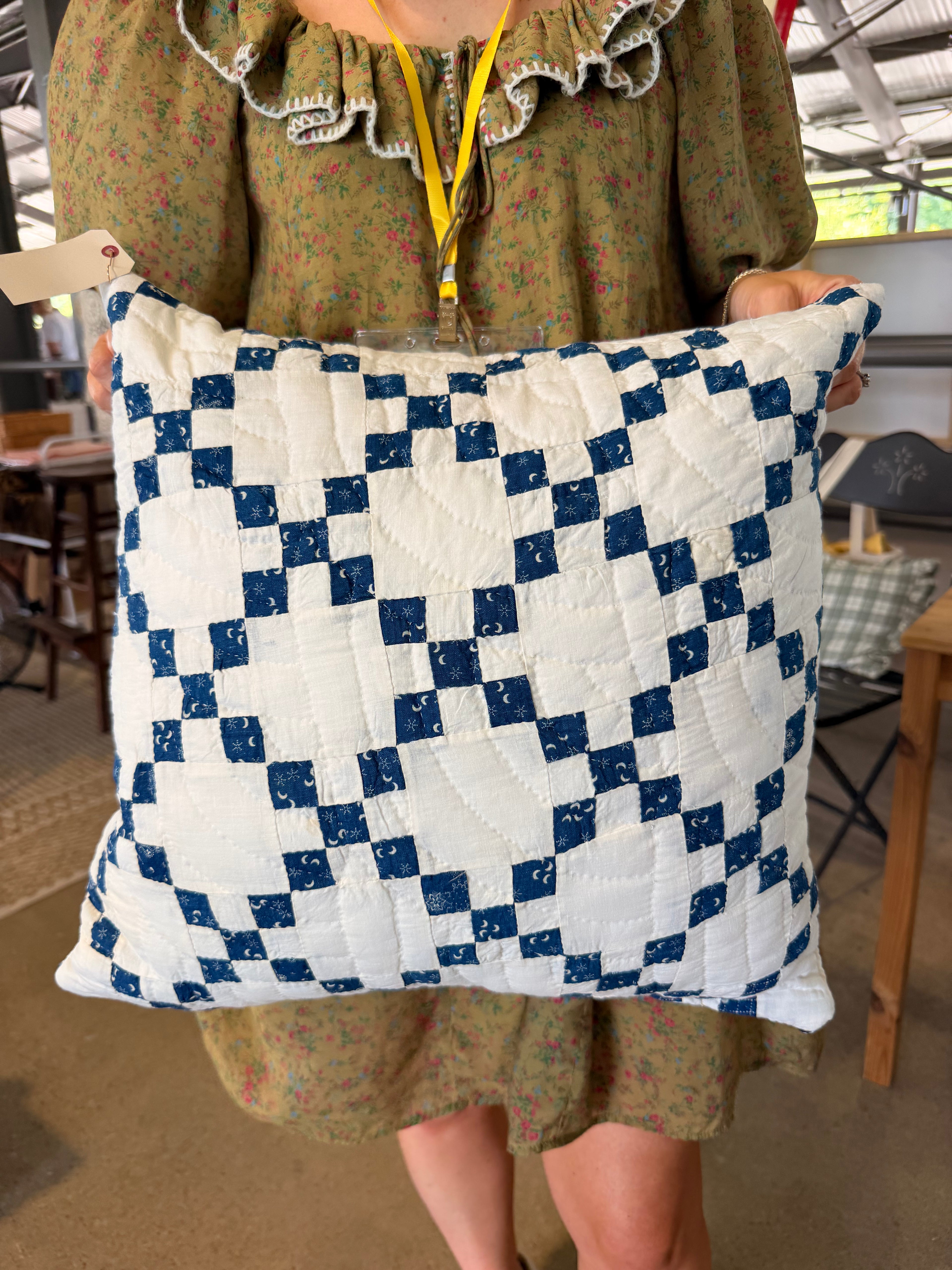 Vintage Quilt Pillow (01)
