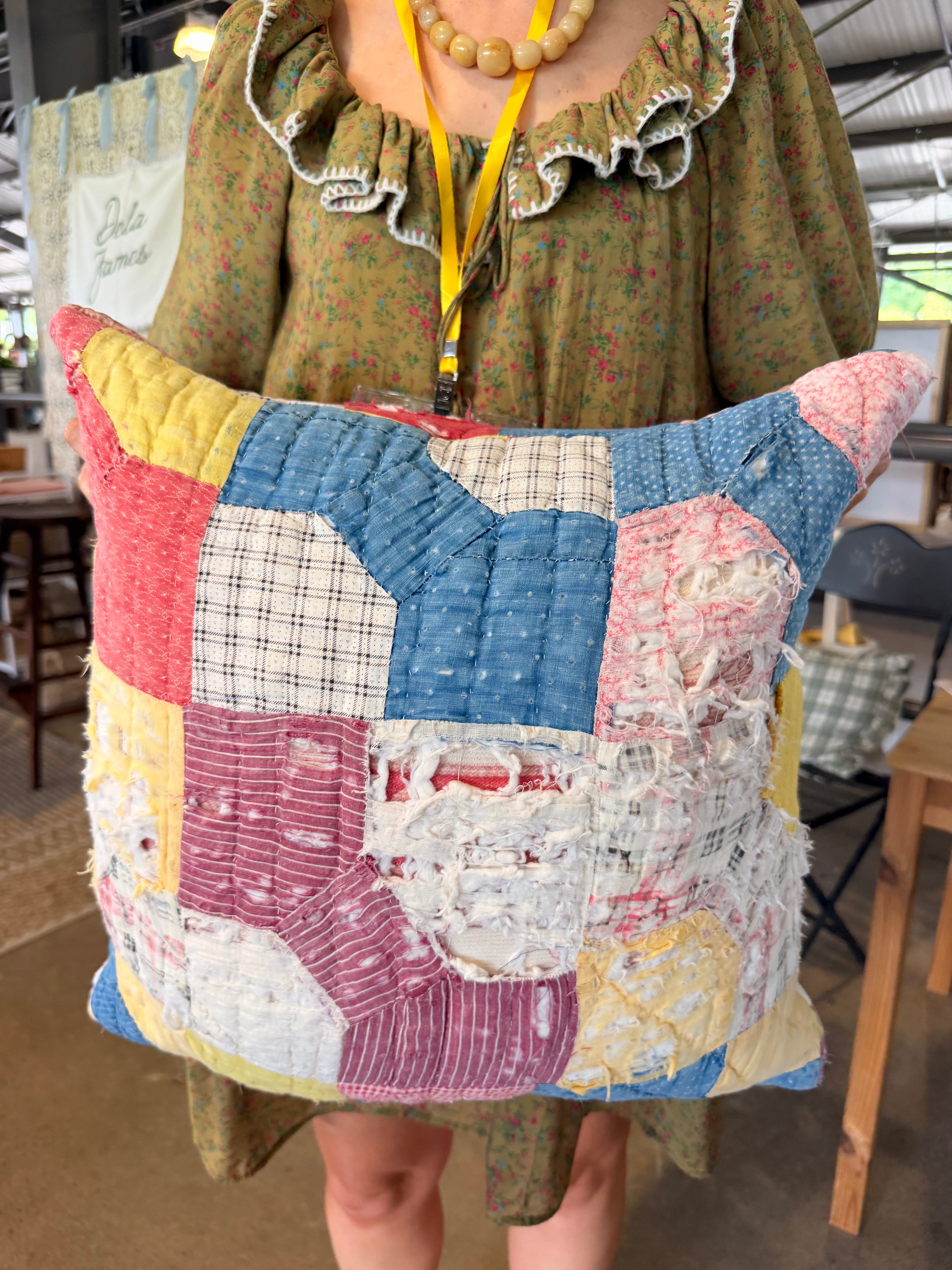 Vintage Quilt Pillow (03)