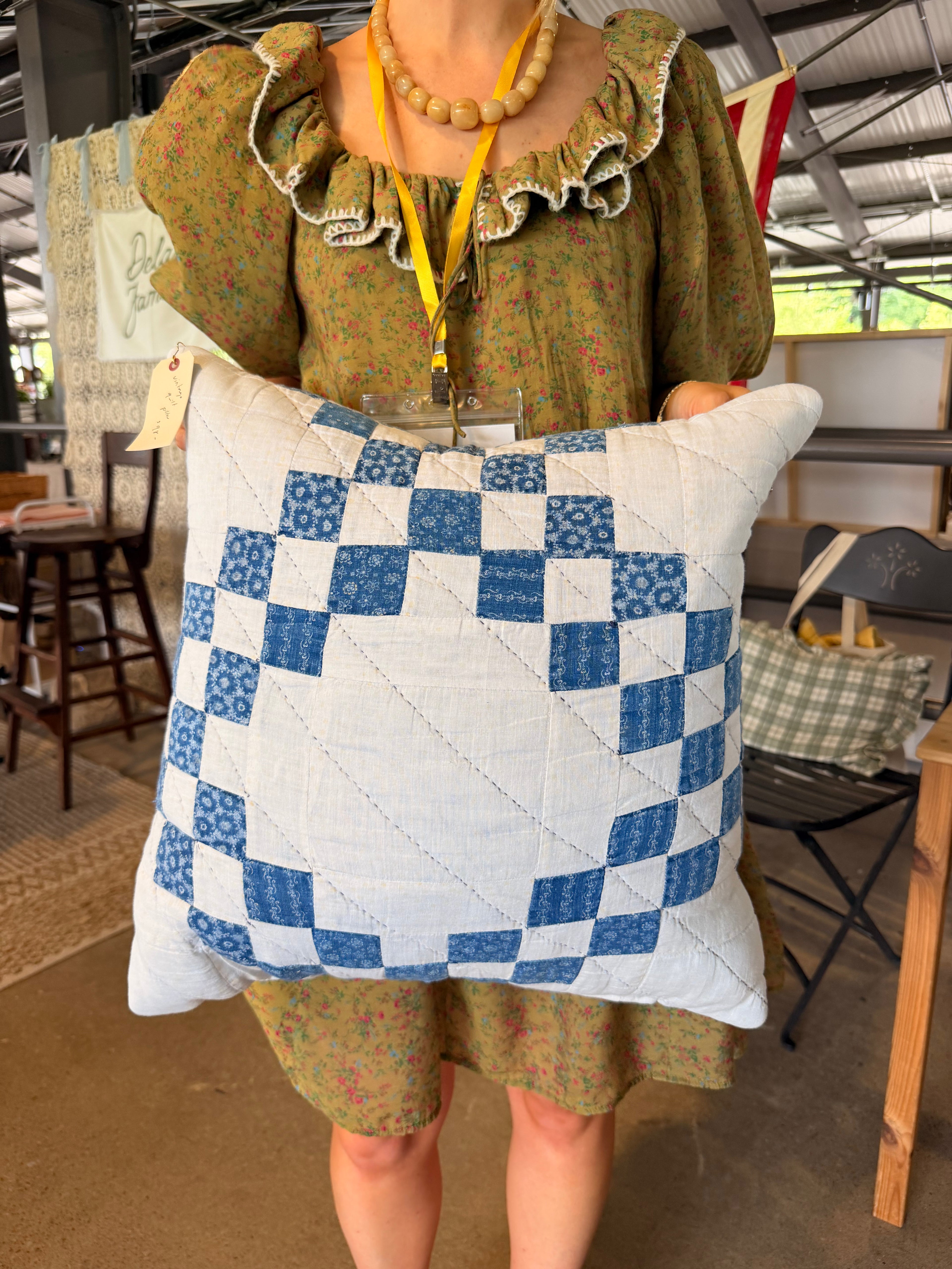Vintage Quilt Pillow (02)